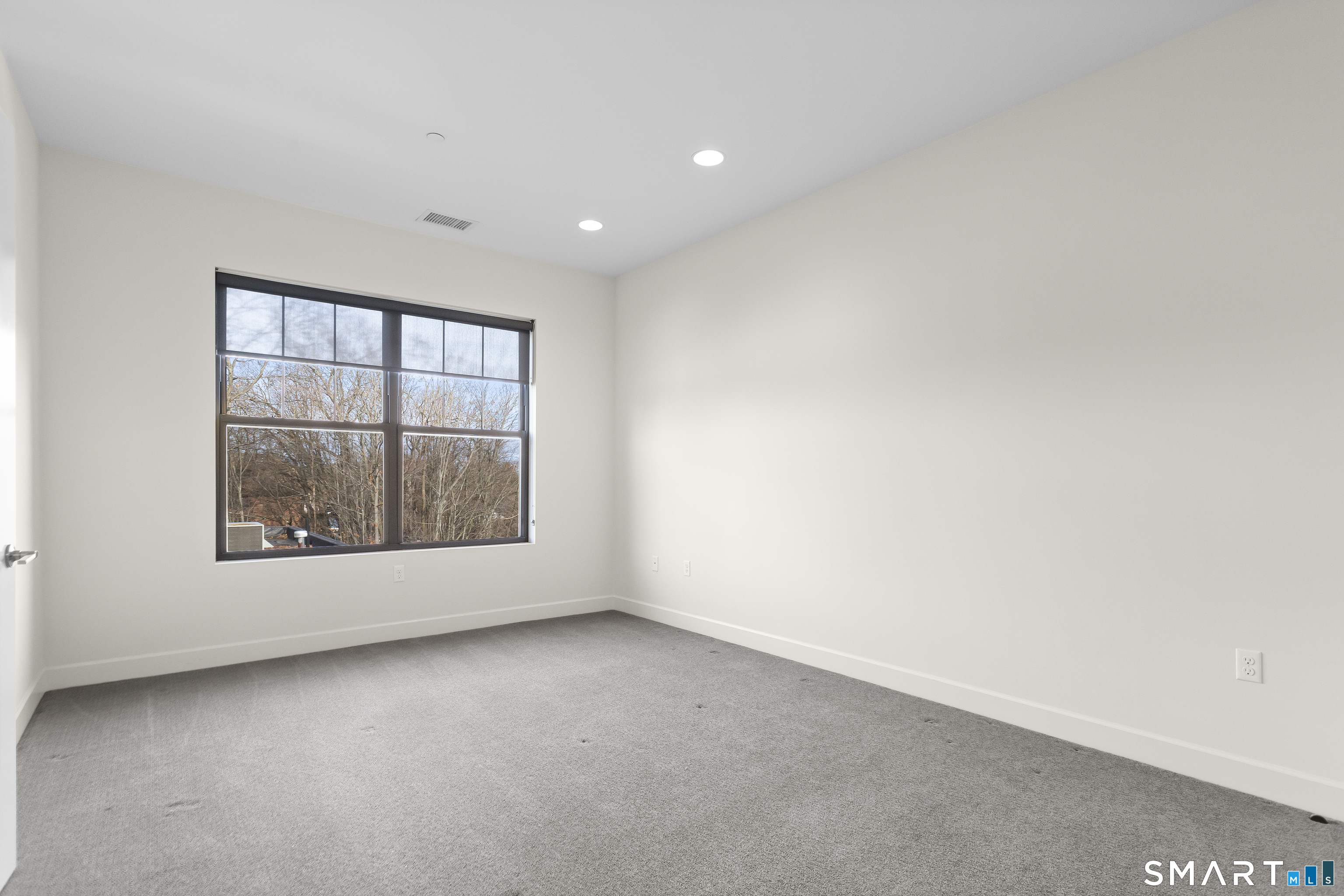 24 Main North Street Property Photo 7