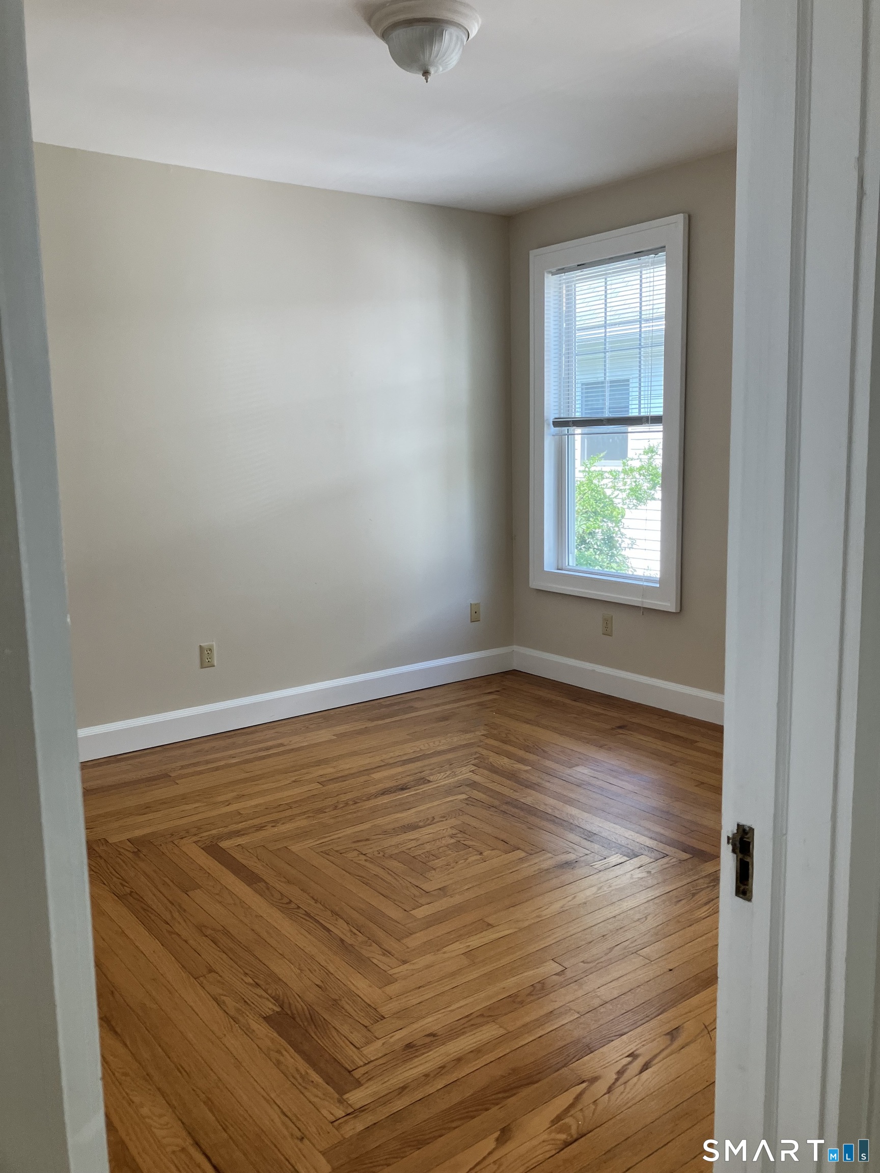 356 Yale 2 Avenue Property Photo 10