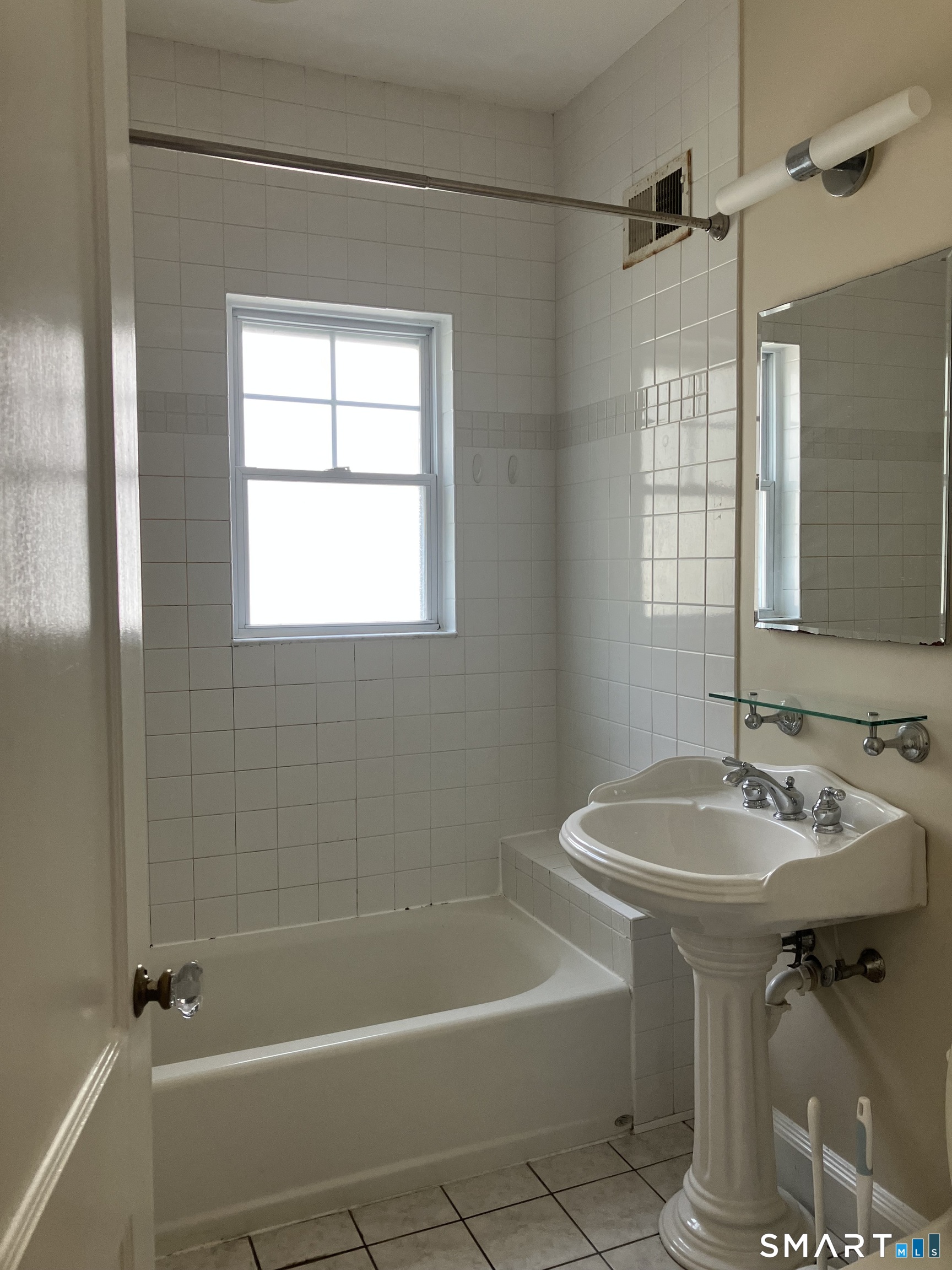 356 Yale 2 Avenue Property Photo 11