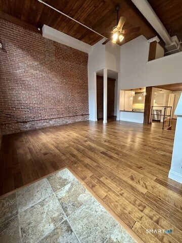 839 Main 93 Street Property Photo 4
