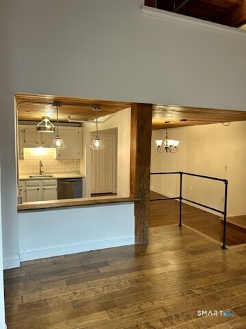 839 Main 93 Street Property Photo 8