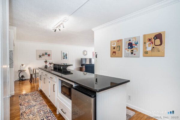 1 Gold 3d Street Property Photo 5
