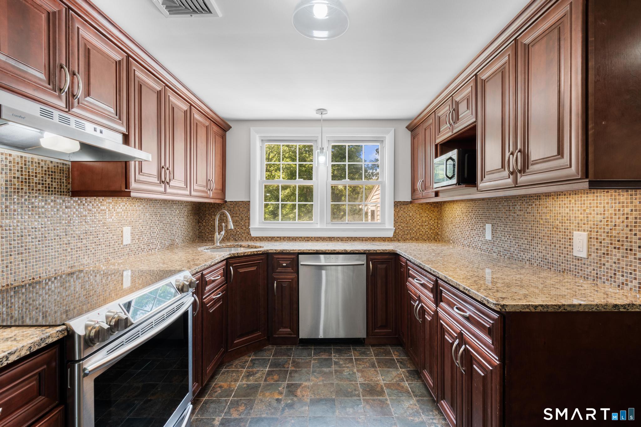 282 Tunxis Road Property Photo 5