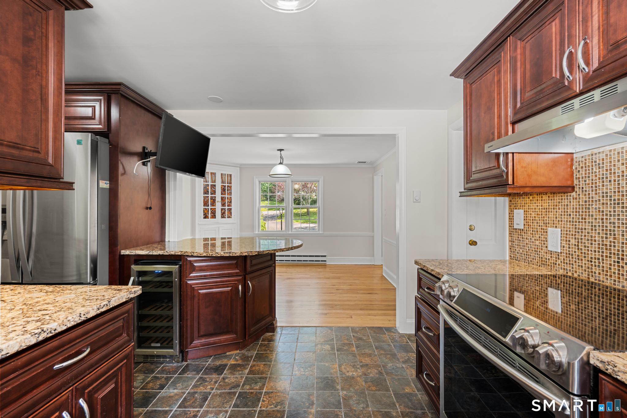 282 Tunxis Road Property Photo 6