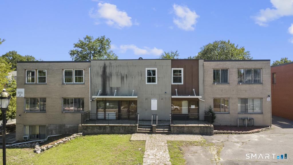621 Farmington Avenue Property Photo 1