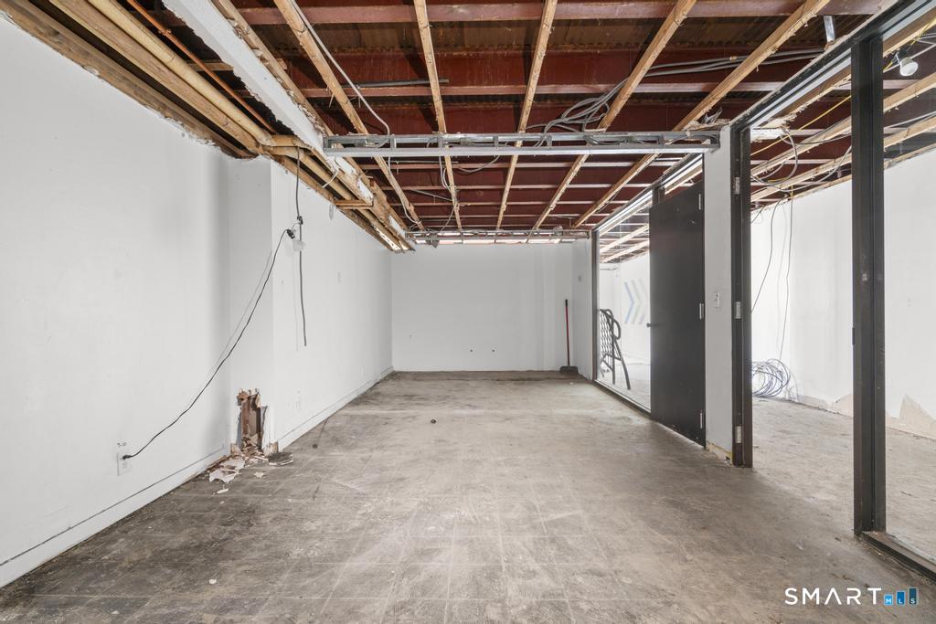 621 Farmington Avenue Property Photo 12