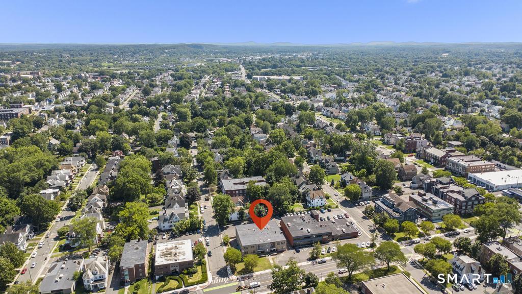 621 Farmington Avenue Property Photo 18