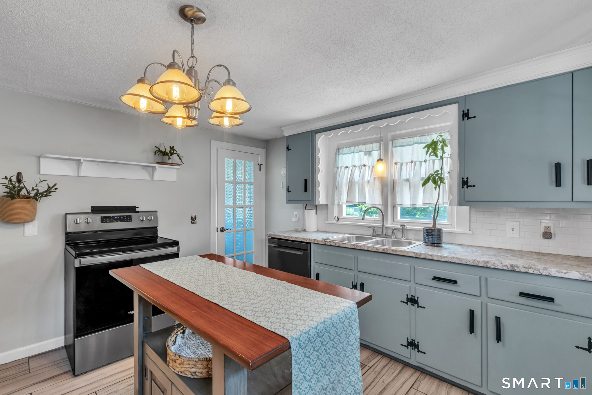 17 Buckingham Road Property Photo 8