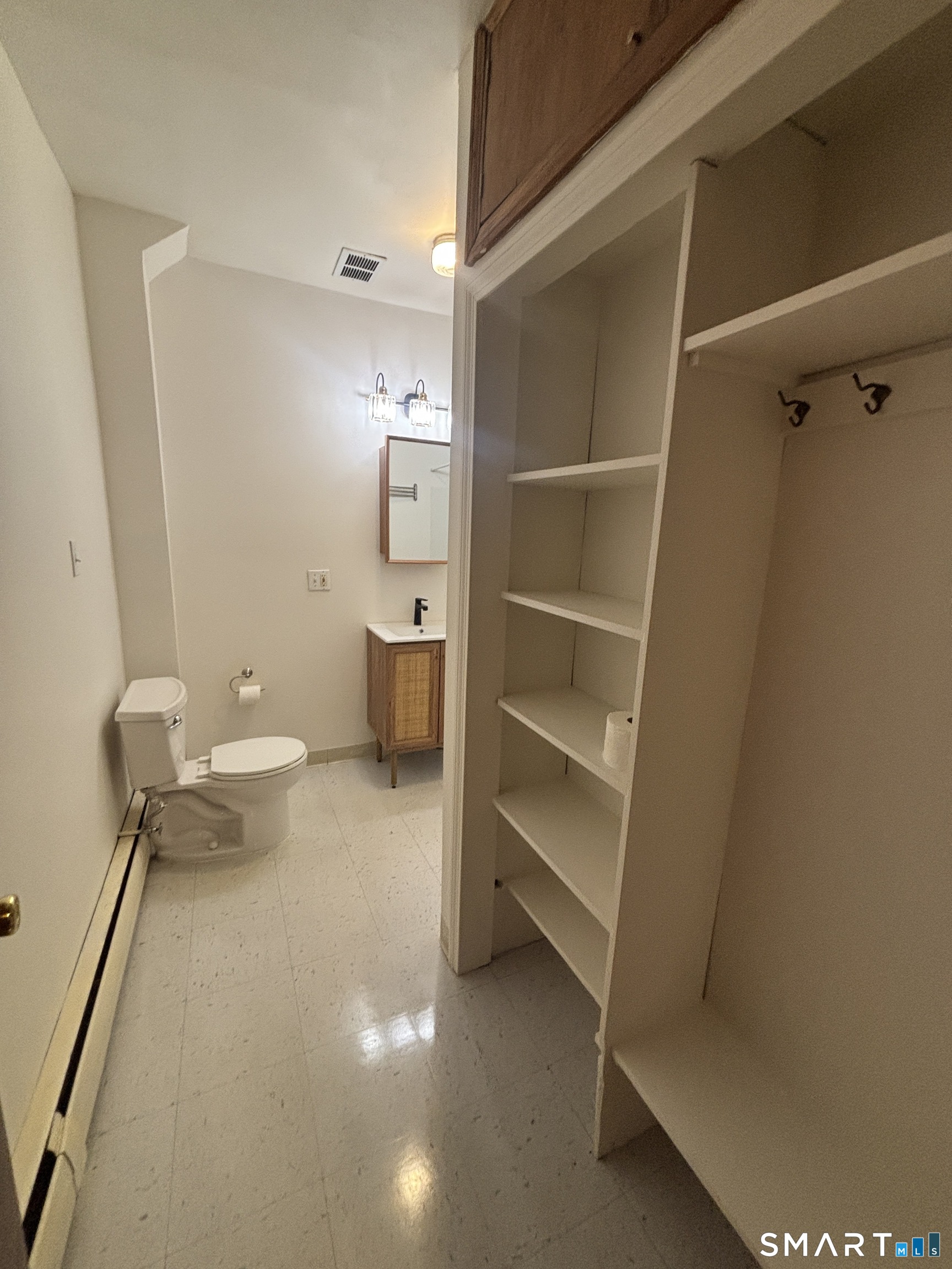 24 Broadway Street Property Photo 5