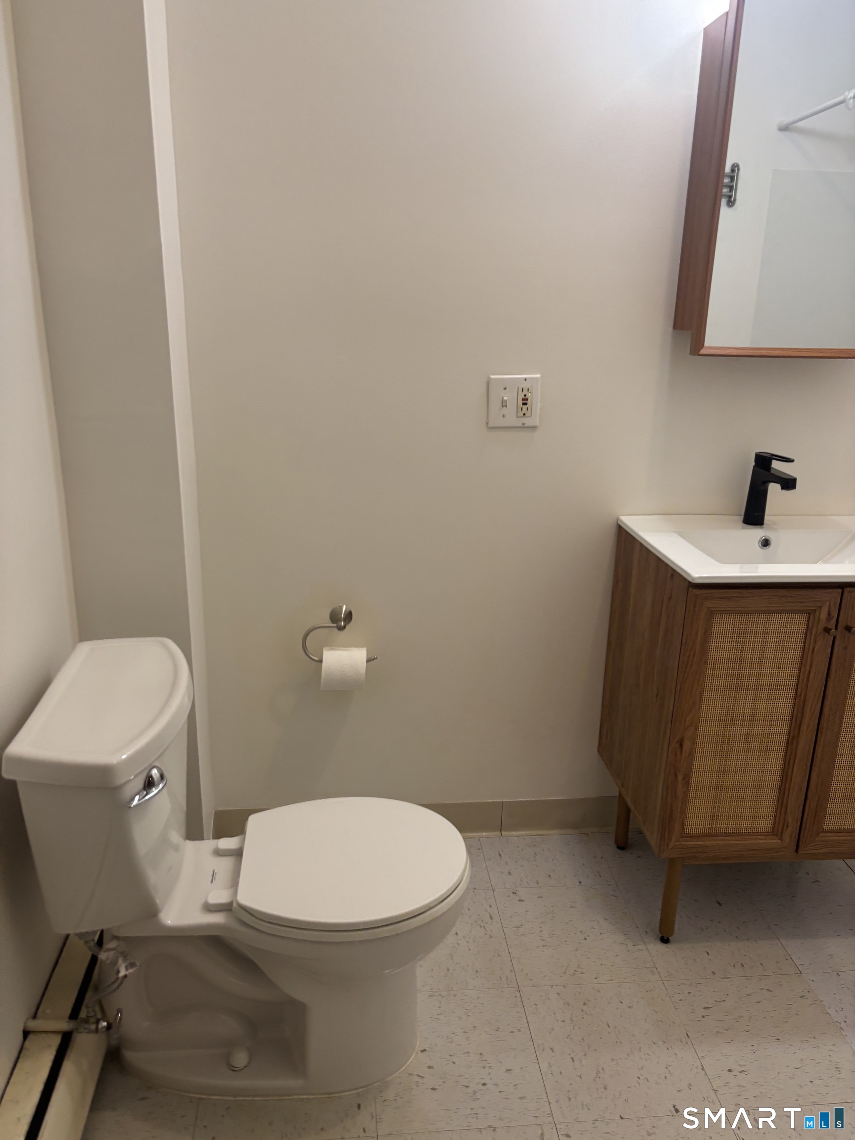 24 Broadway Street Property Photo 8