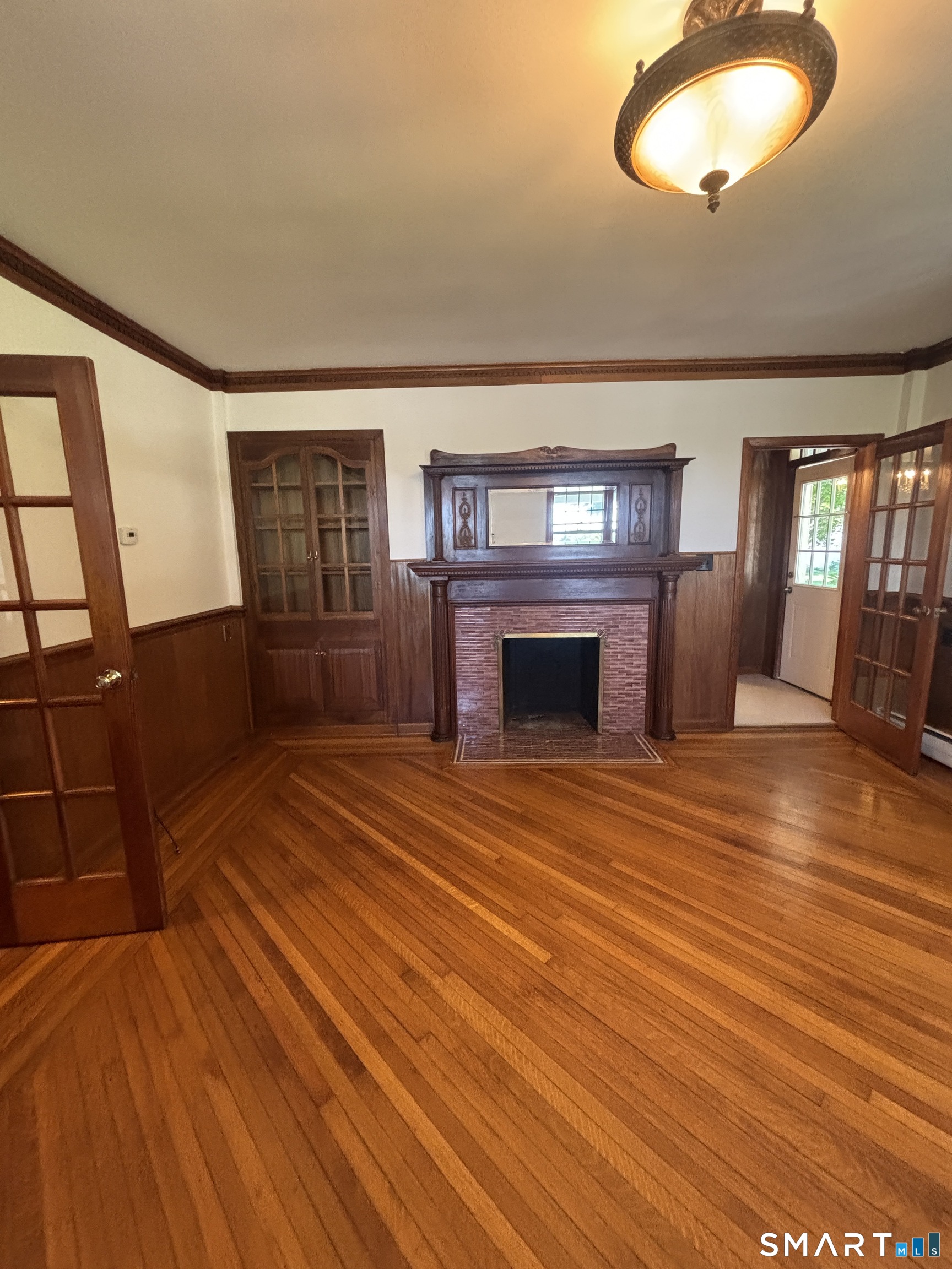 24 Broadway Street Property Photo 17