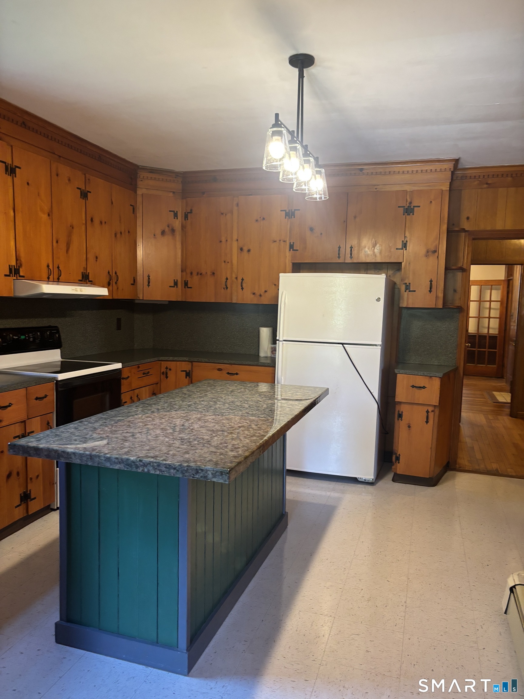 24 Broadway Street Property Photo 24