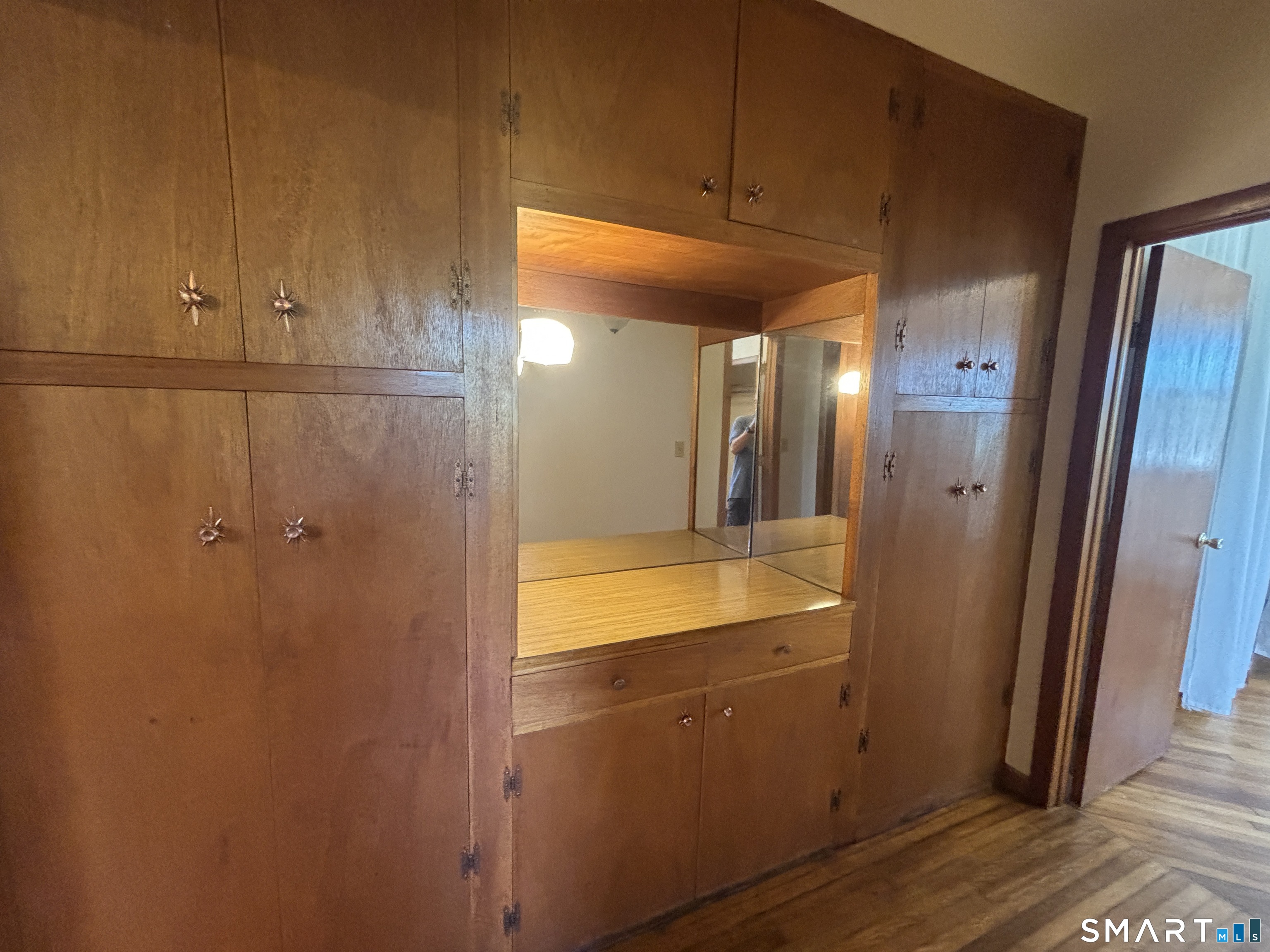 24 Broadway Street Property Photo 28