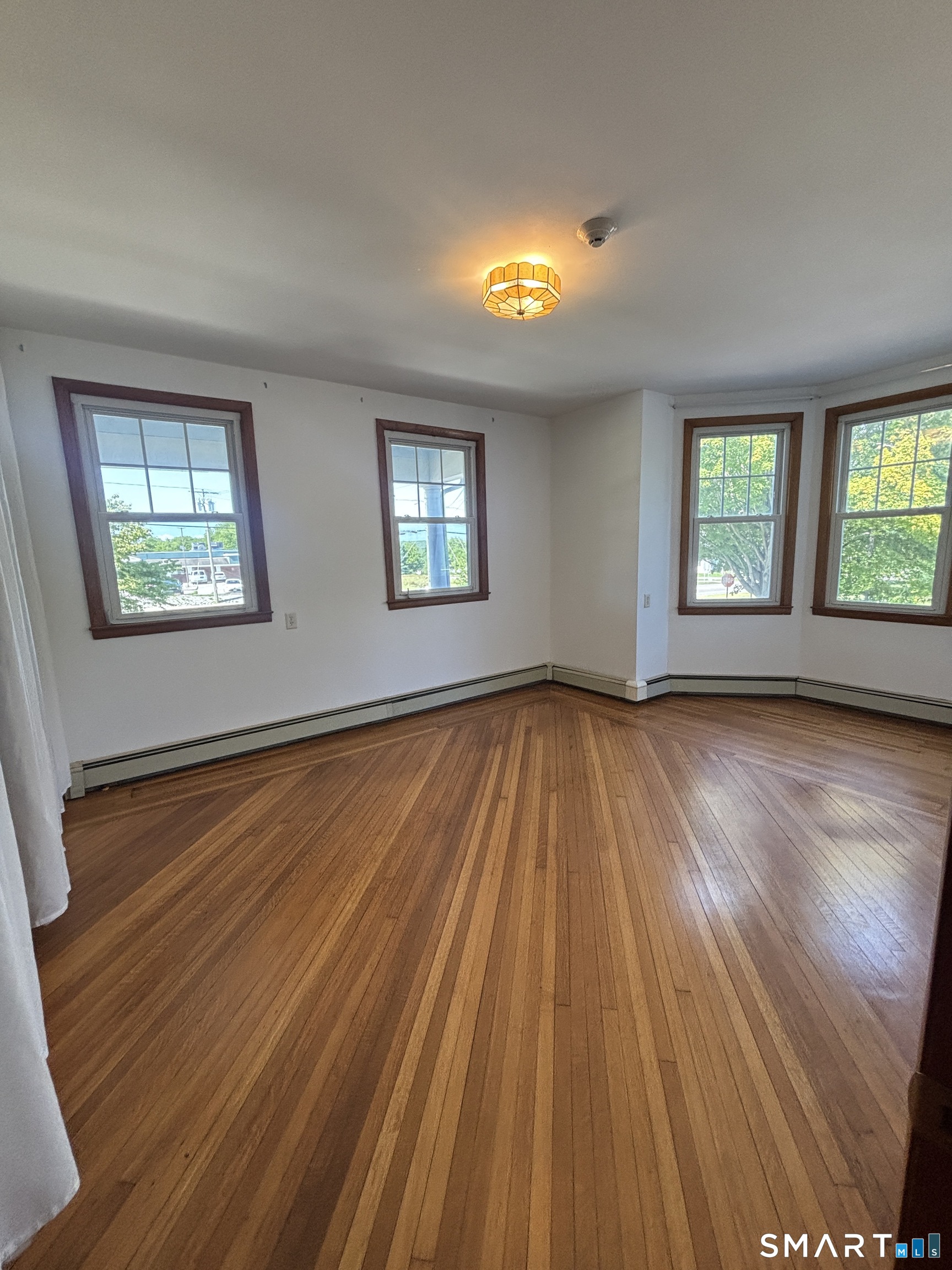 24 Broadway Street Property Photo 29