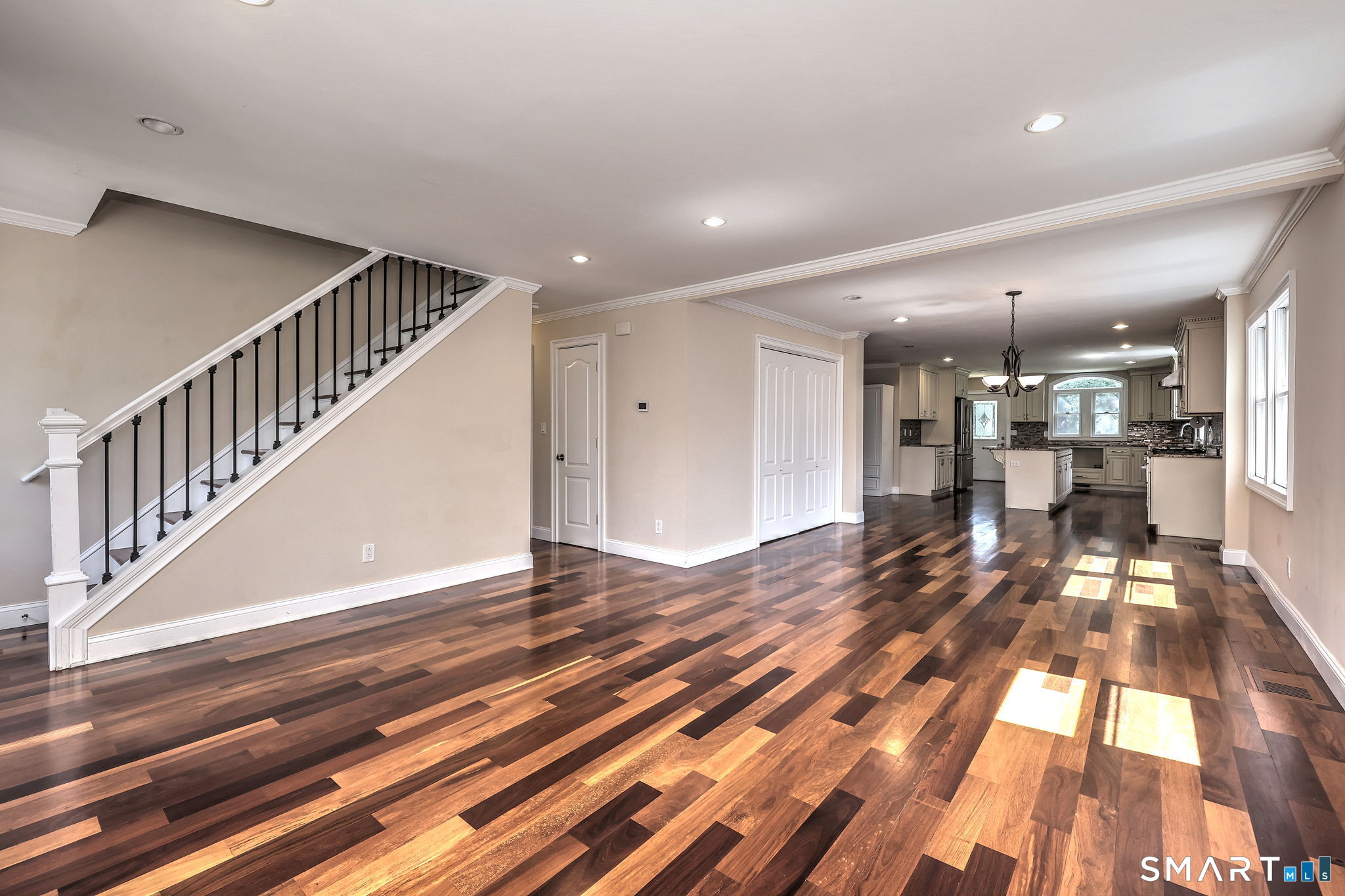 647 New Haven Avenue Property Photo 3