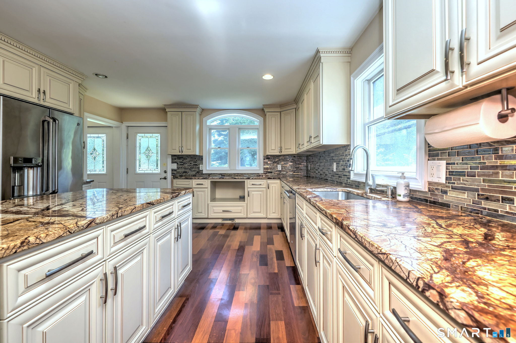 647 New Haven Avenue Property Photo 10
