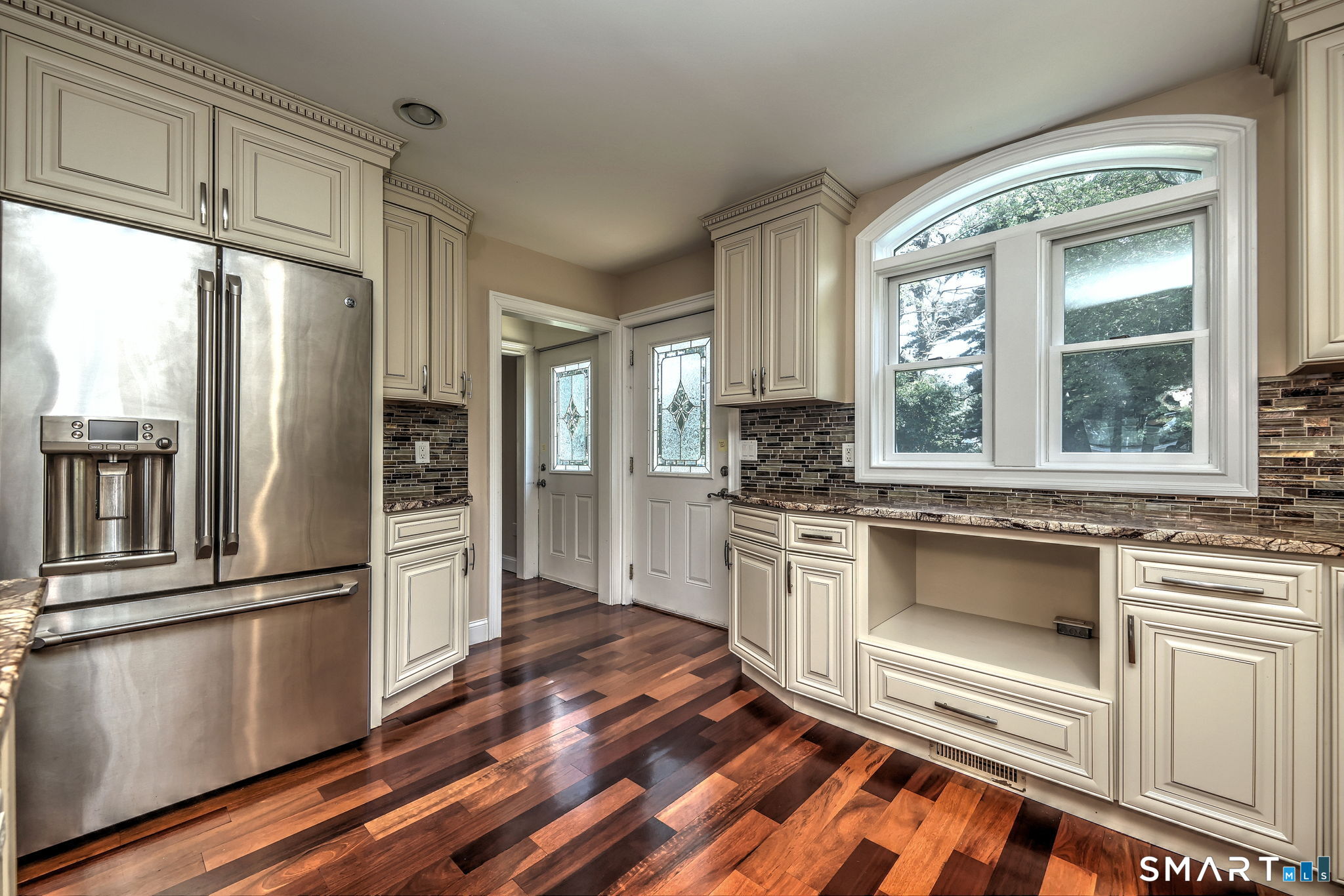 647 New Haven Avenue Property Photo 11