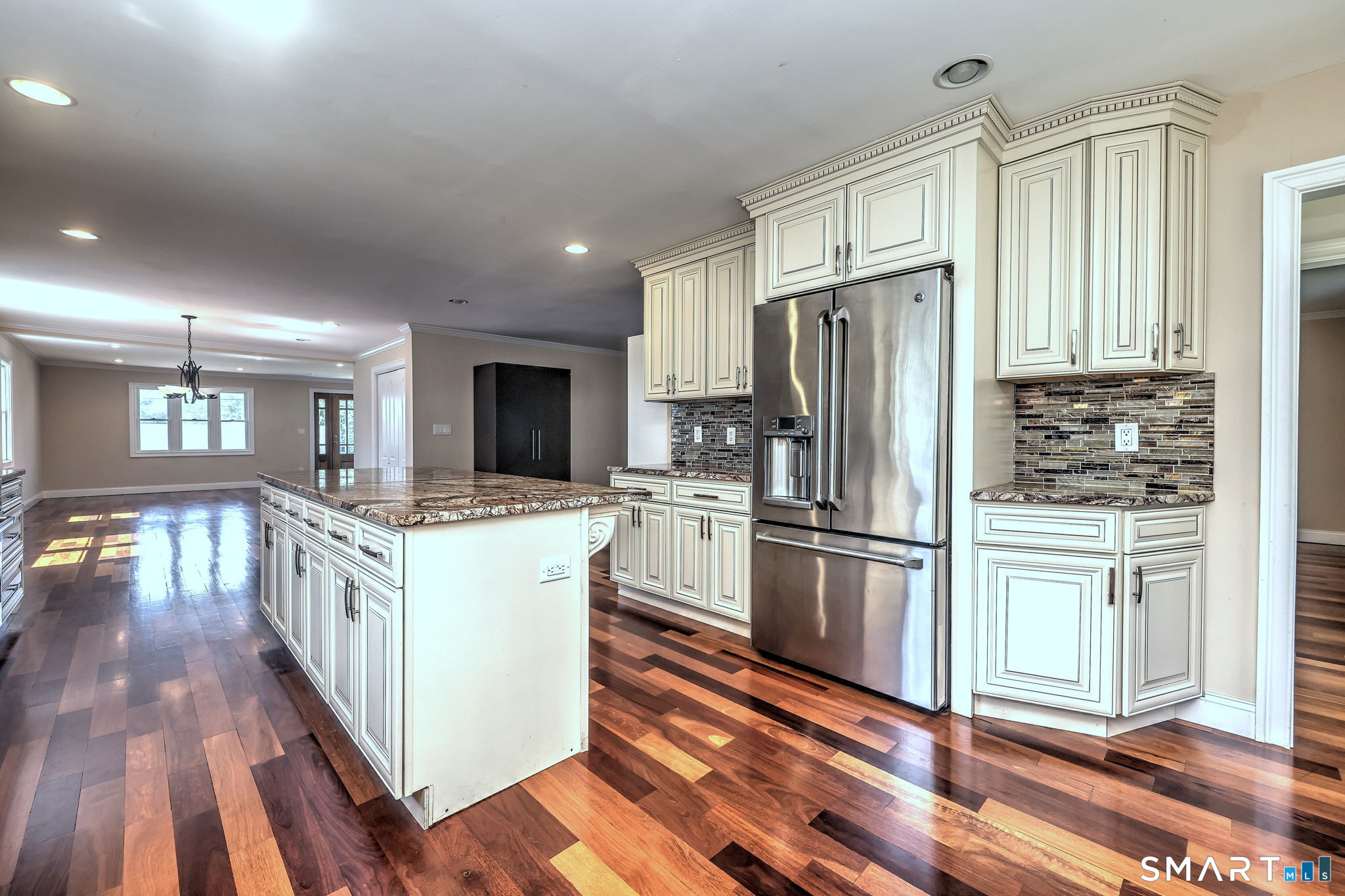 647 New Haven Avenue Property Photo 12