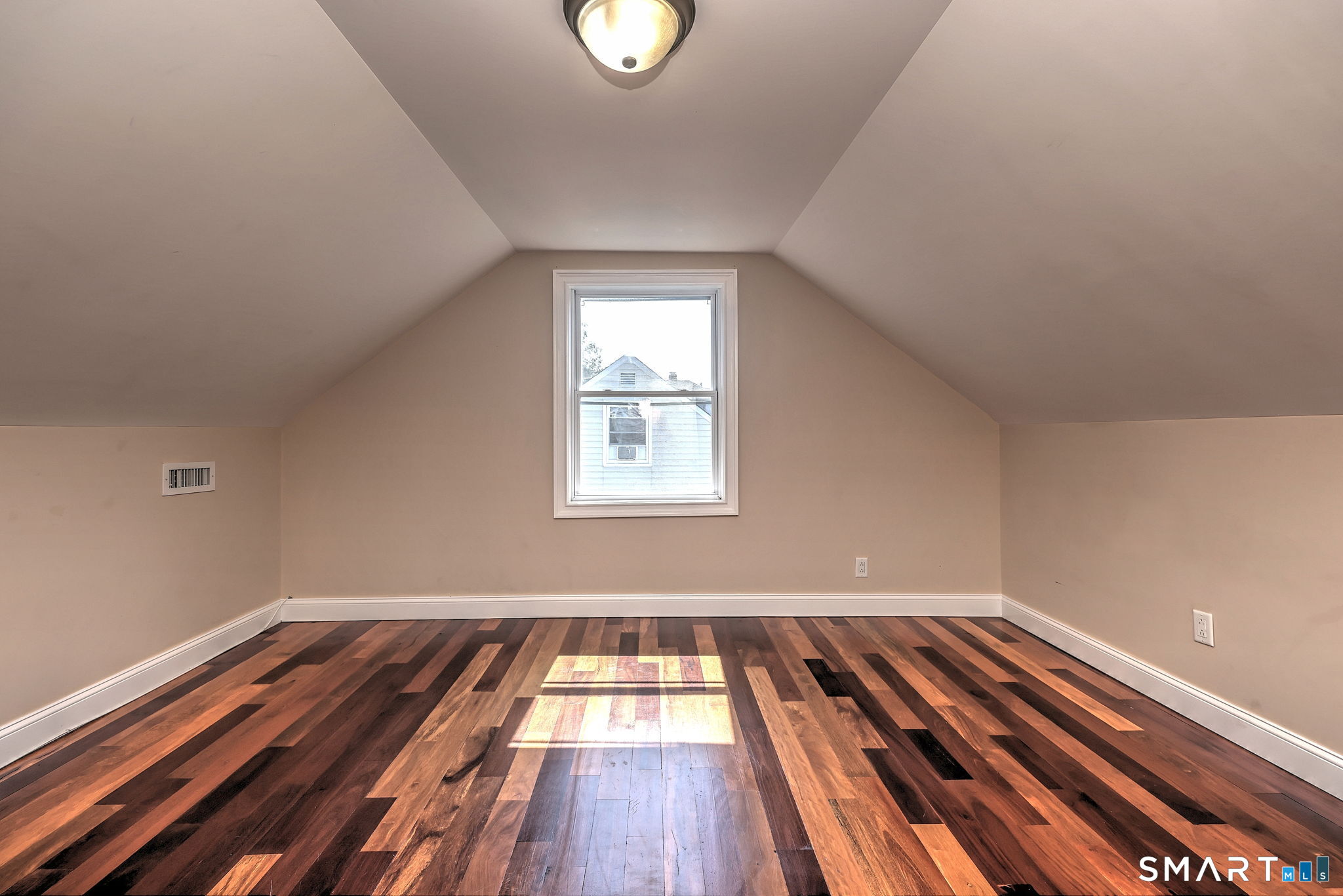 647 New Haven Avenue Property Photo 26