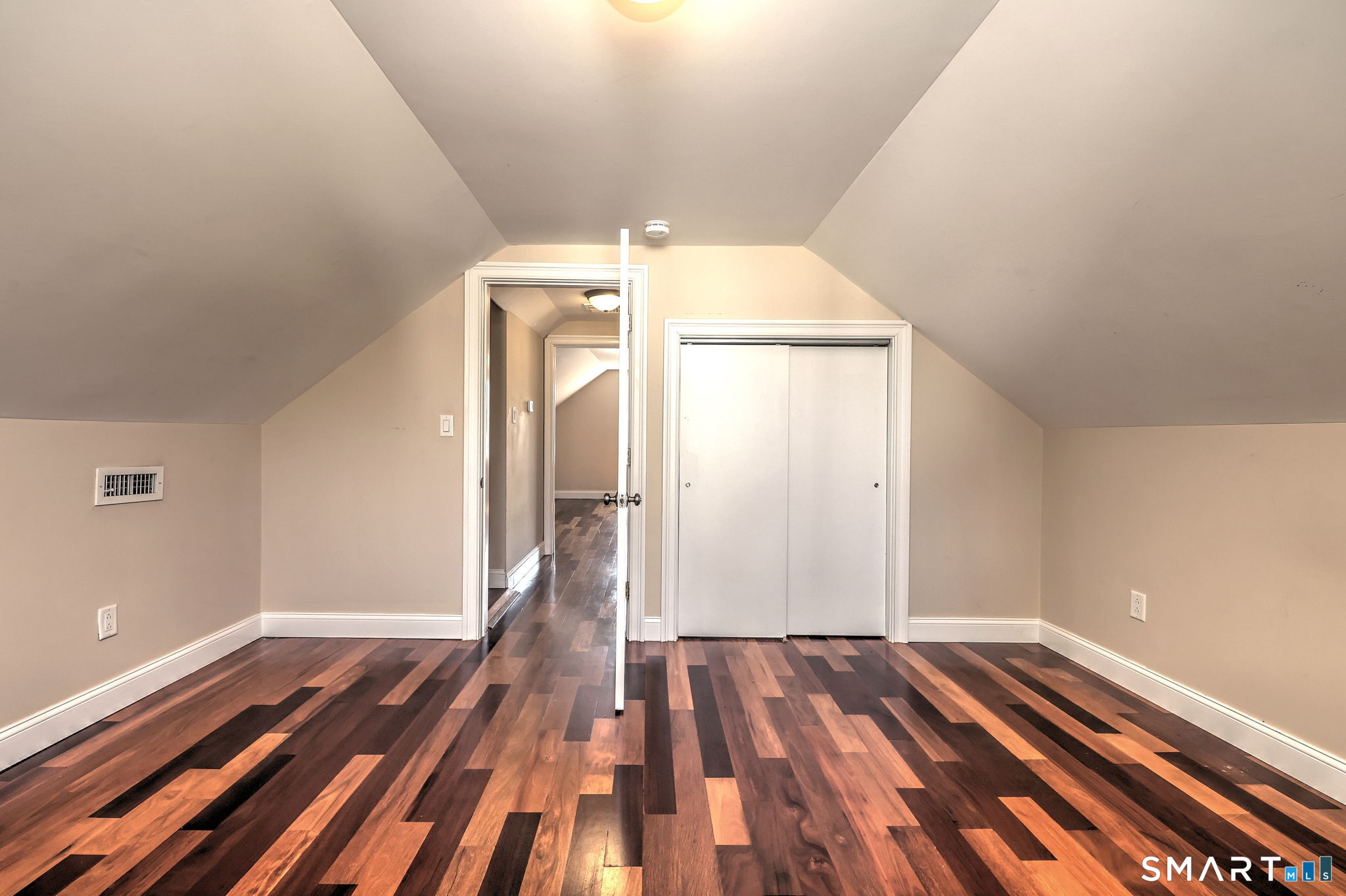 647 New Haven Avenue Property Photo 28