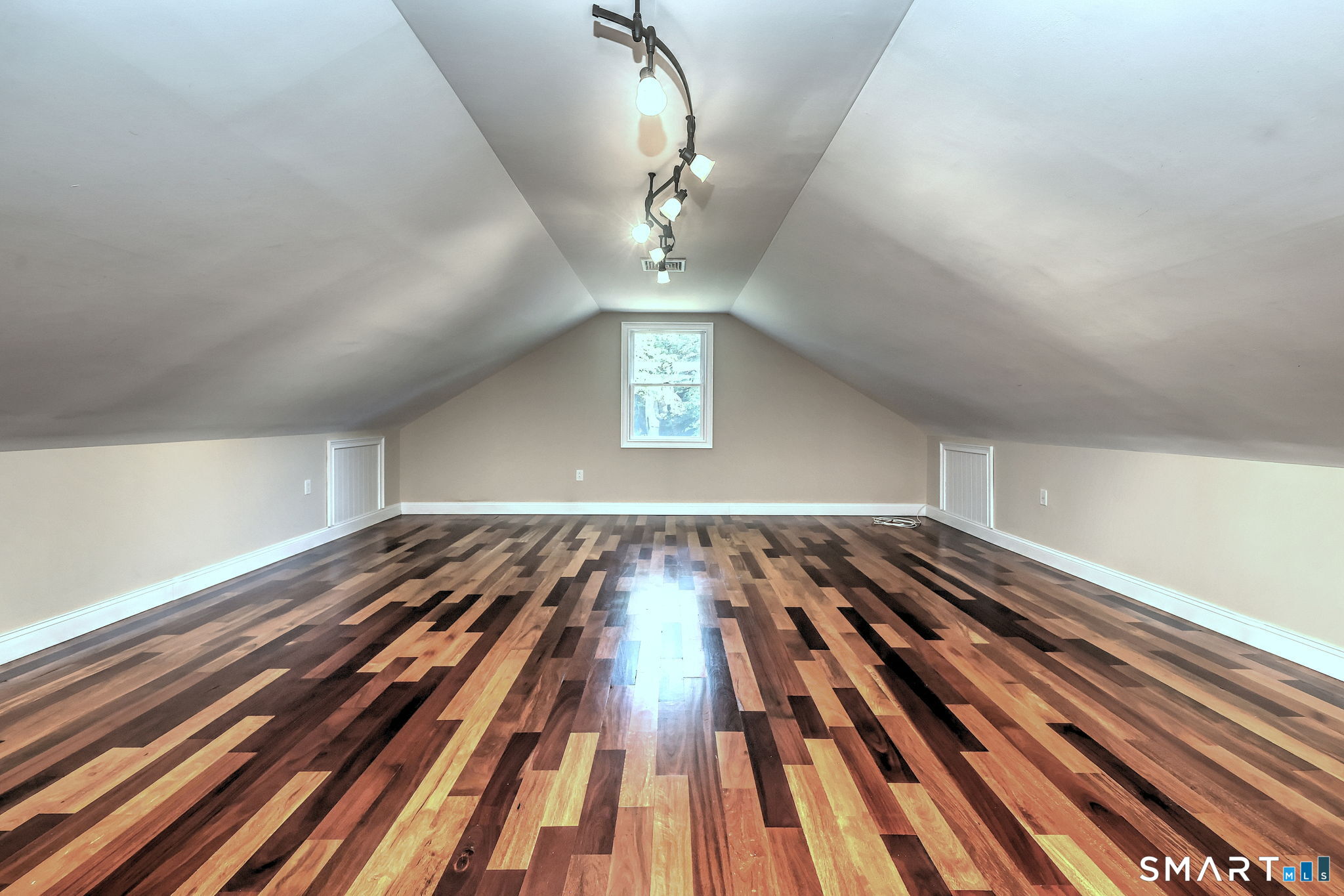 647 New Haven Avenue Property Photo 30
