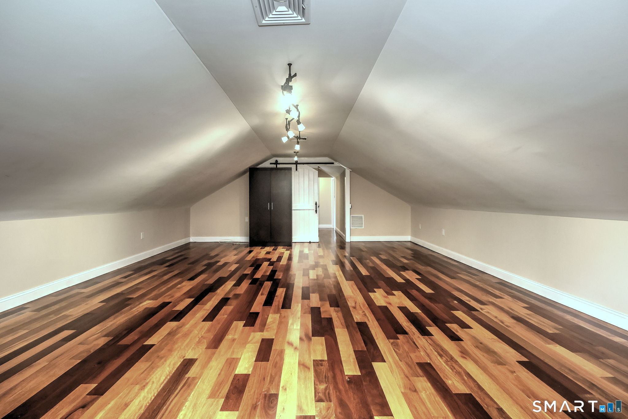 647 New Haven Avenue Property Photo 31