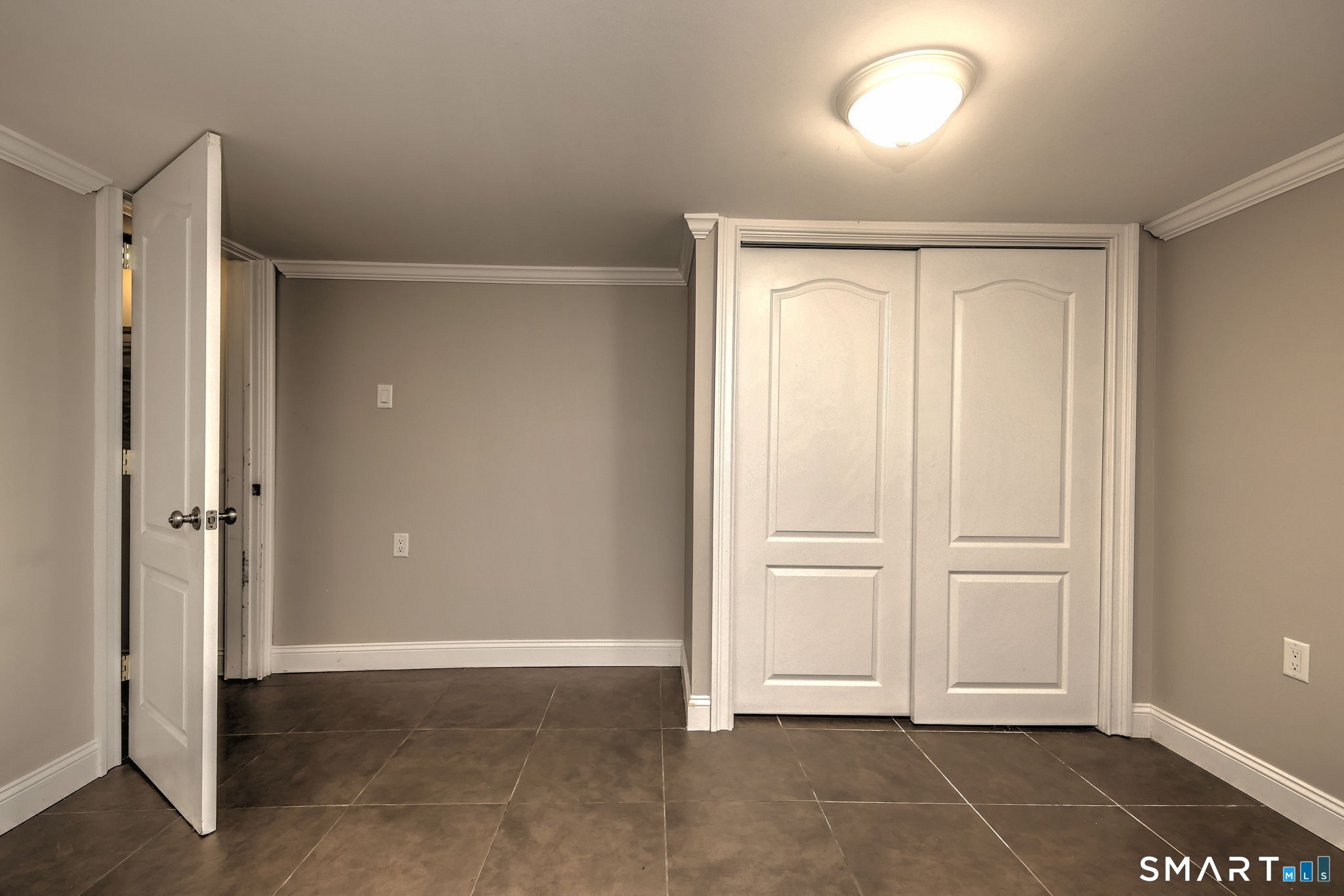 647 New Haven Avenue Property Photo 37