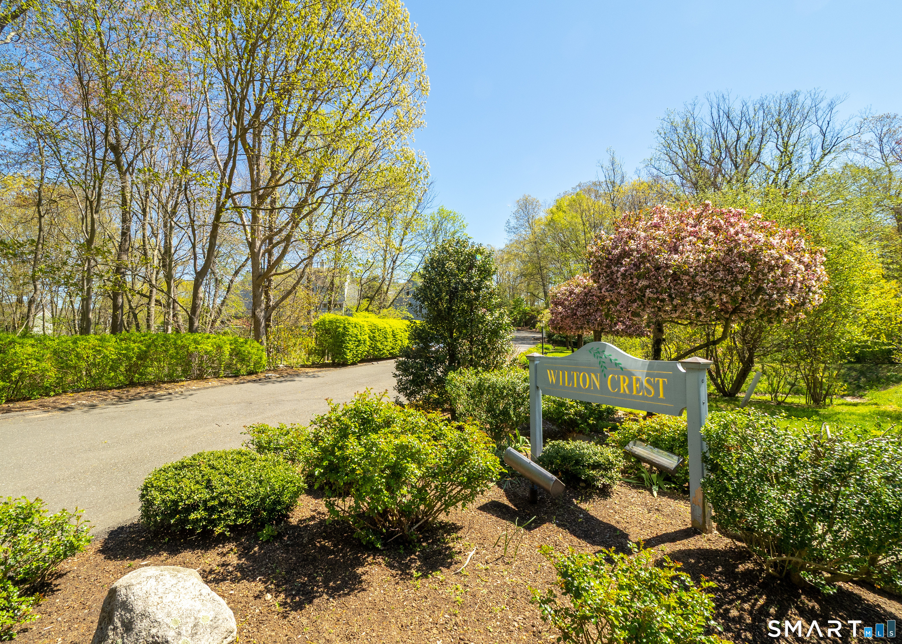 37 Wilton 37 Crest Property Photo 1