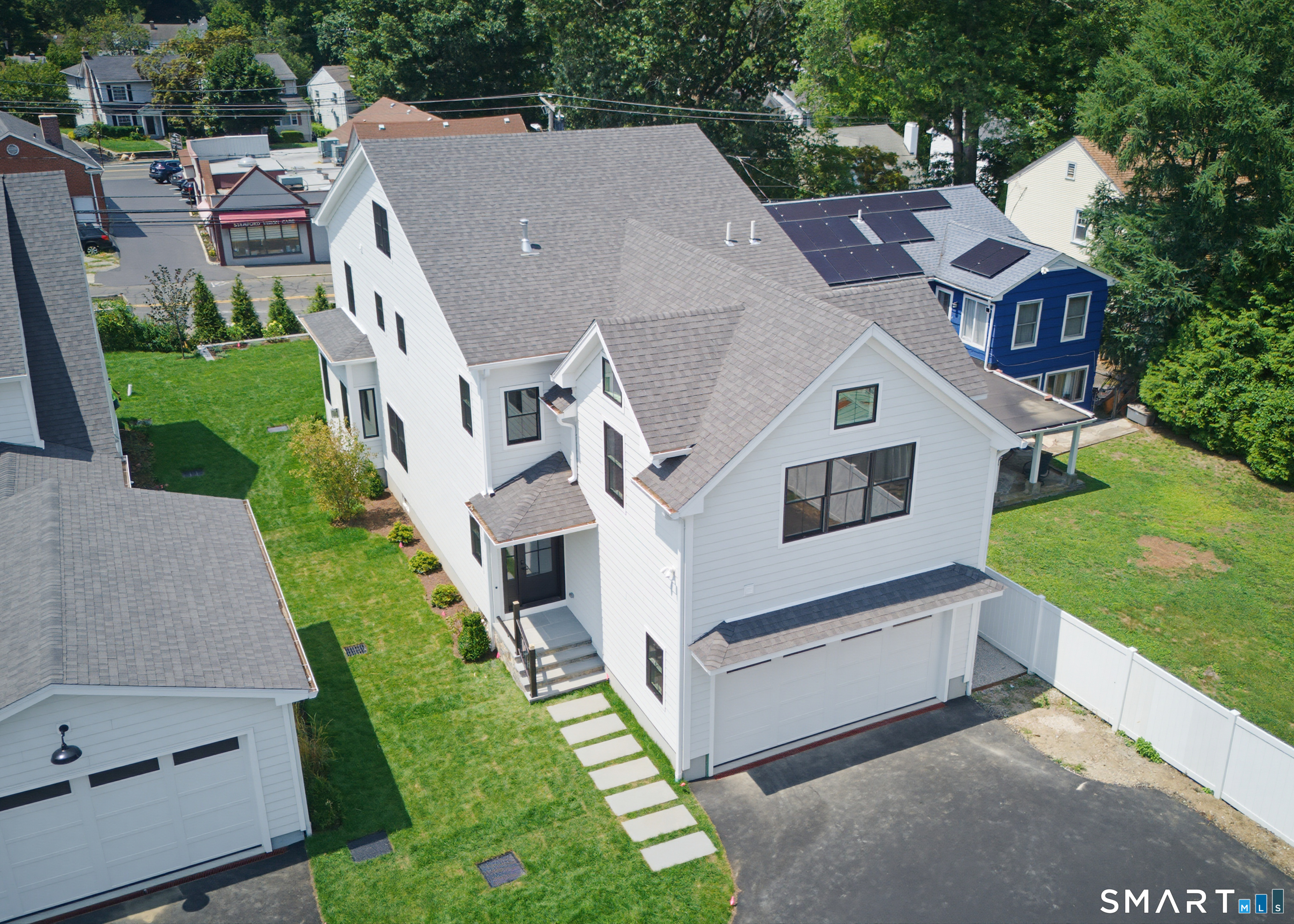 519 Newfield Avenue Property Photo 1