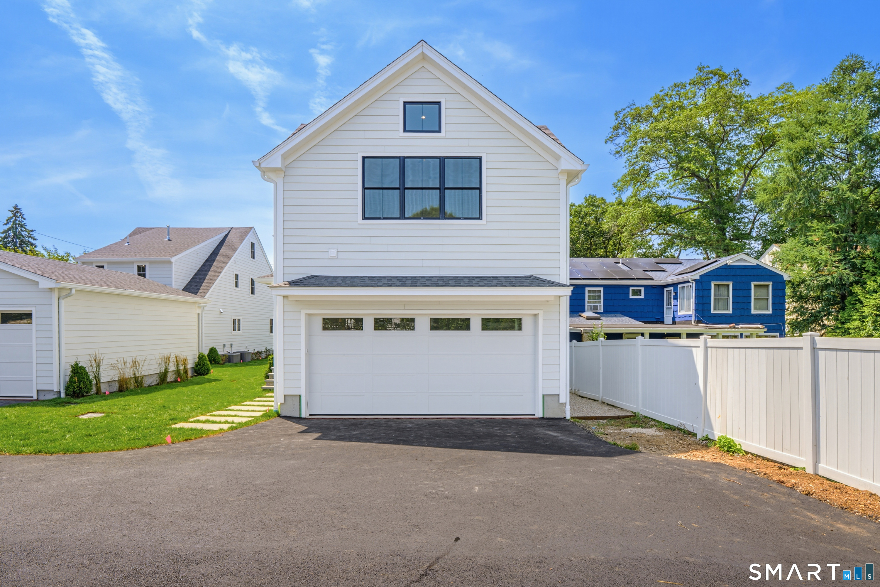 519 Newfield Avenue Property Photo 4