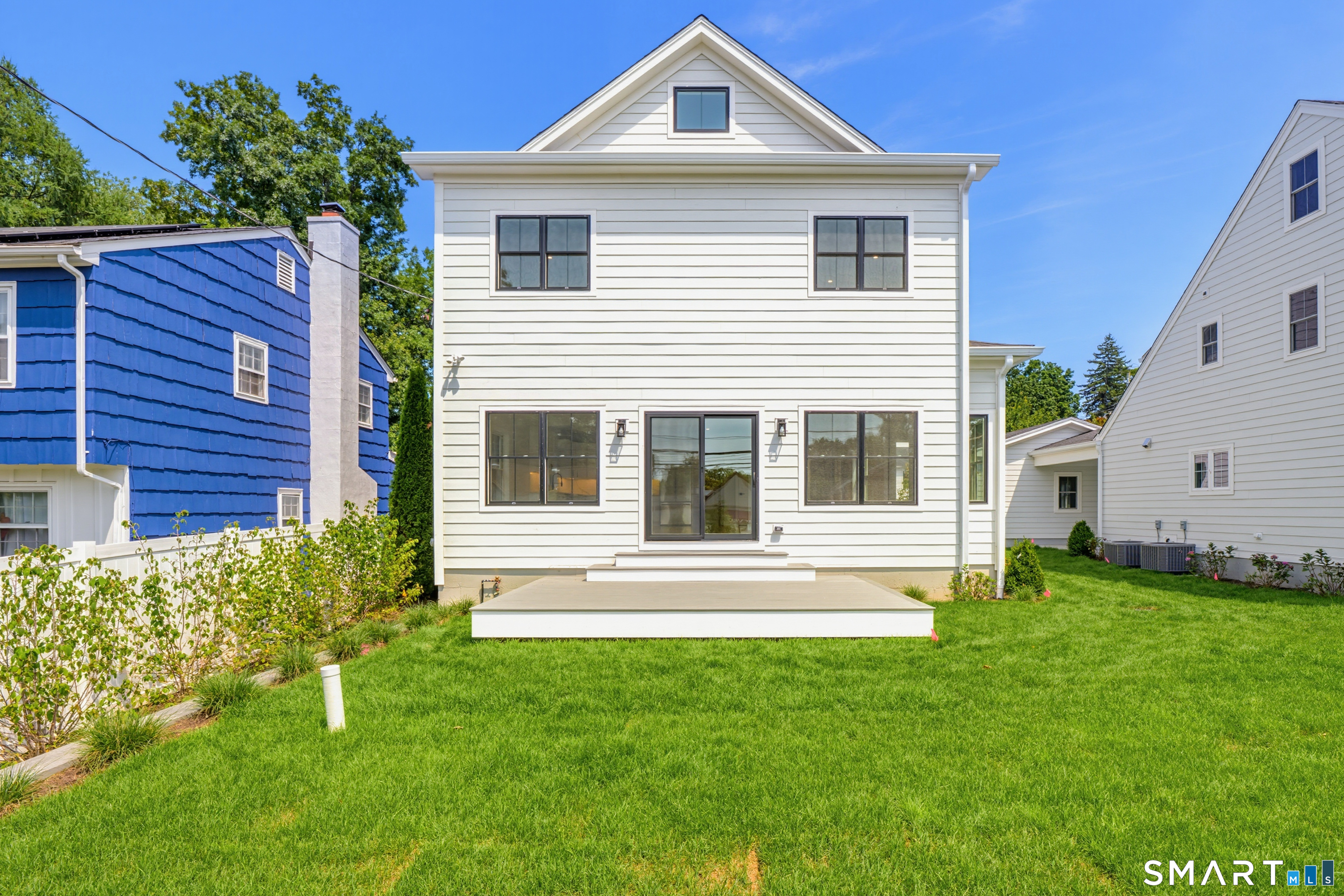 519 Newfield Avenue Property Photo 7