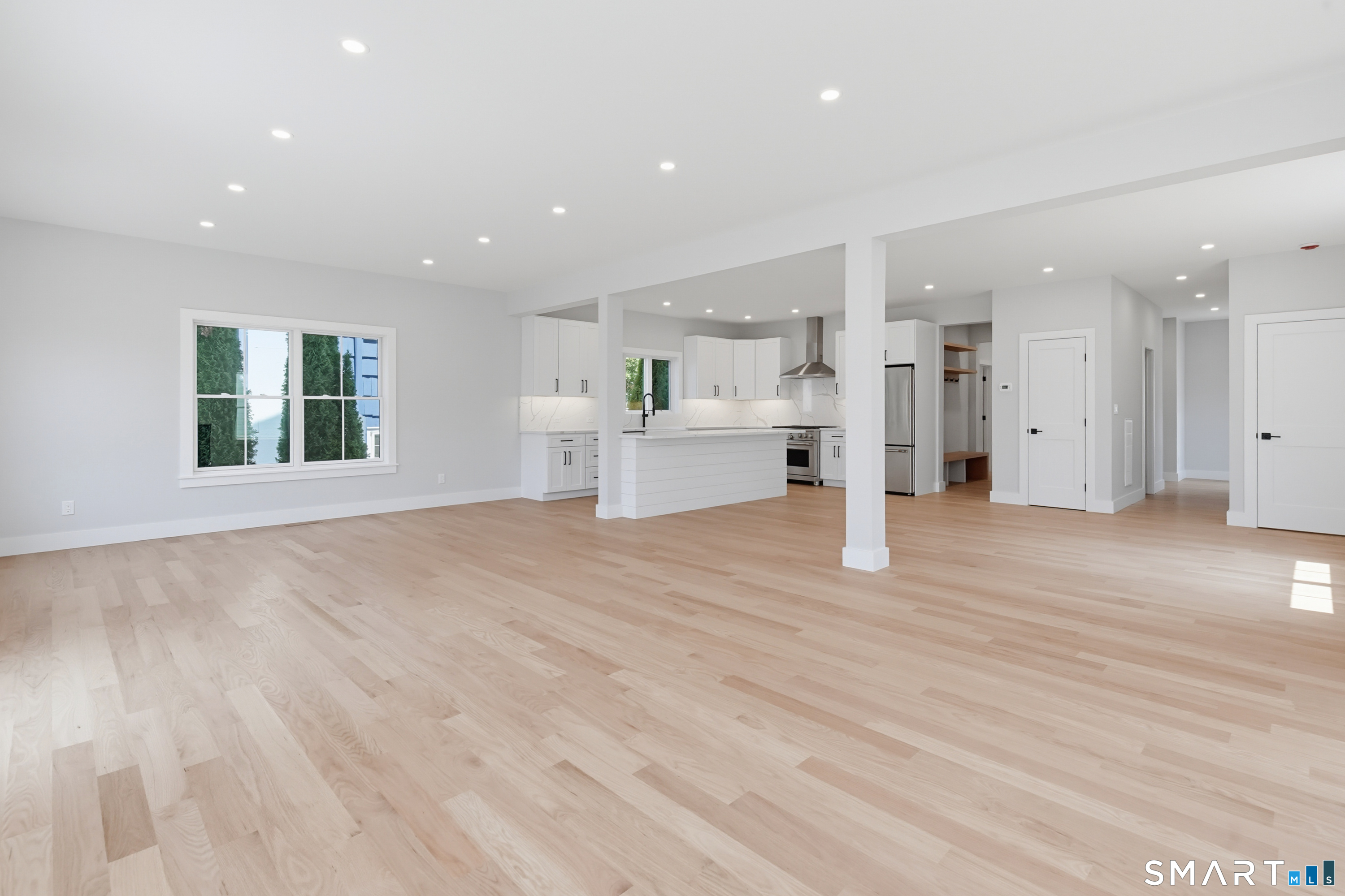 519 Newfield Avenue Property Photo 13