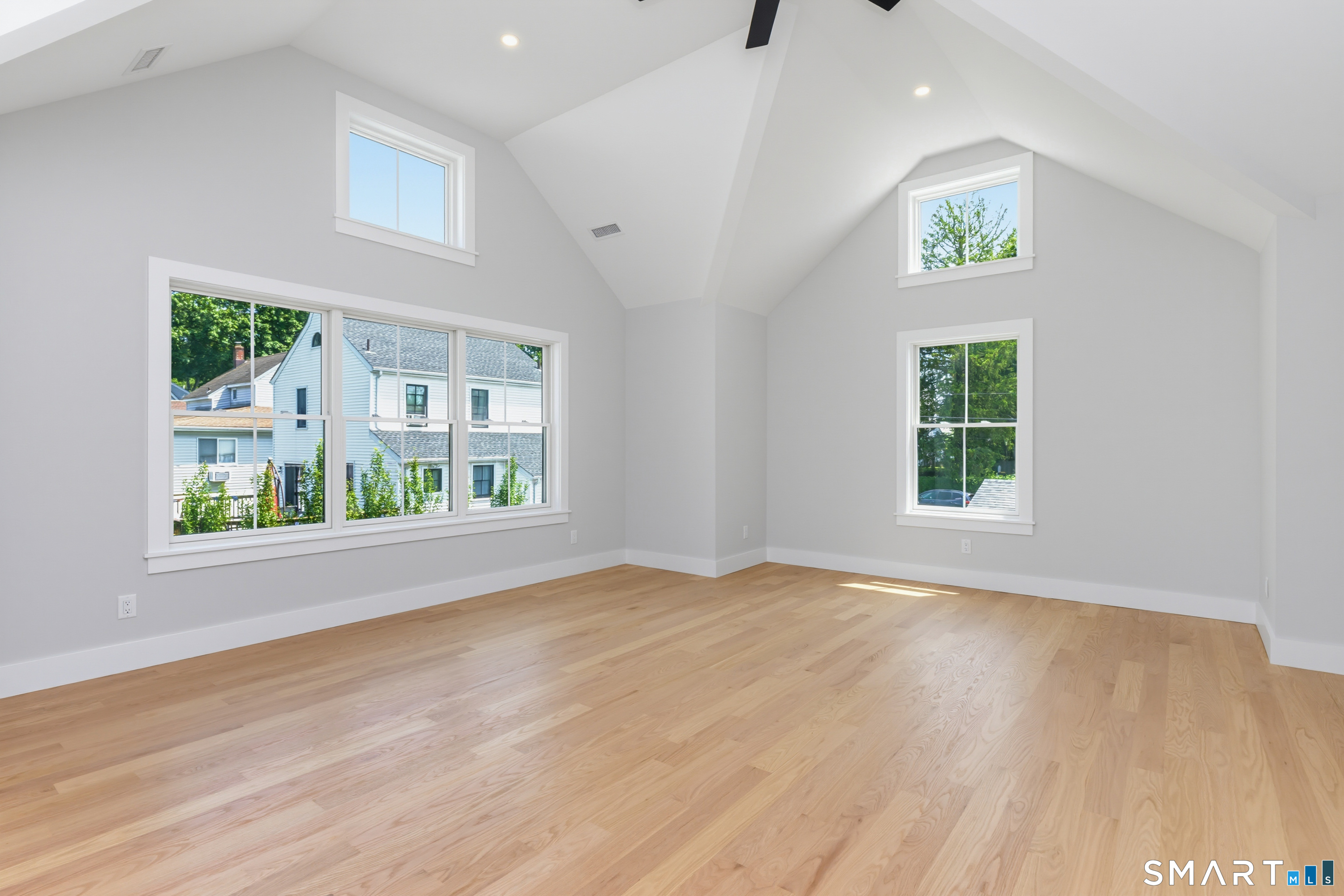519 Newfield Avenue Property Photo 20