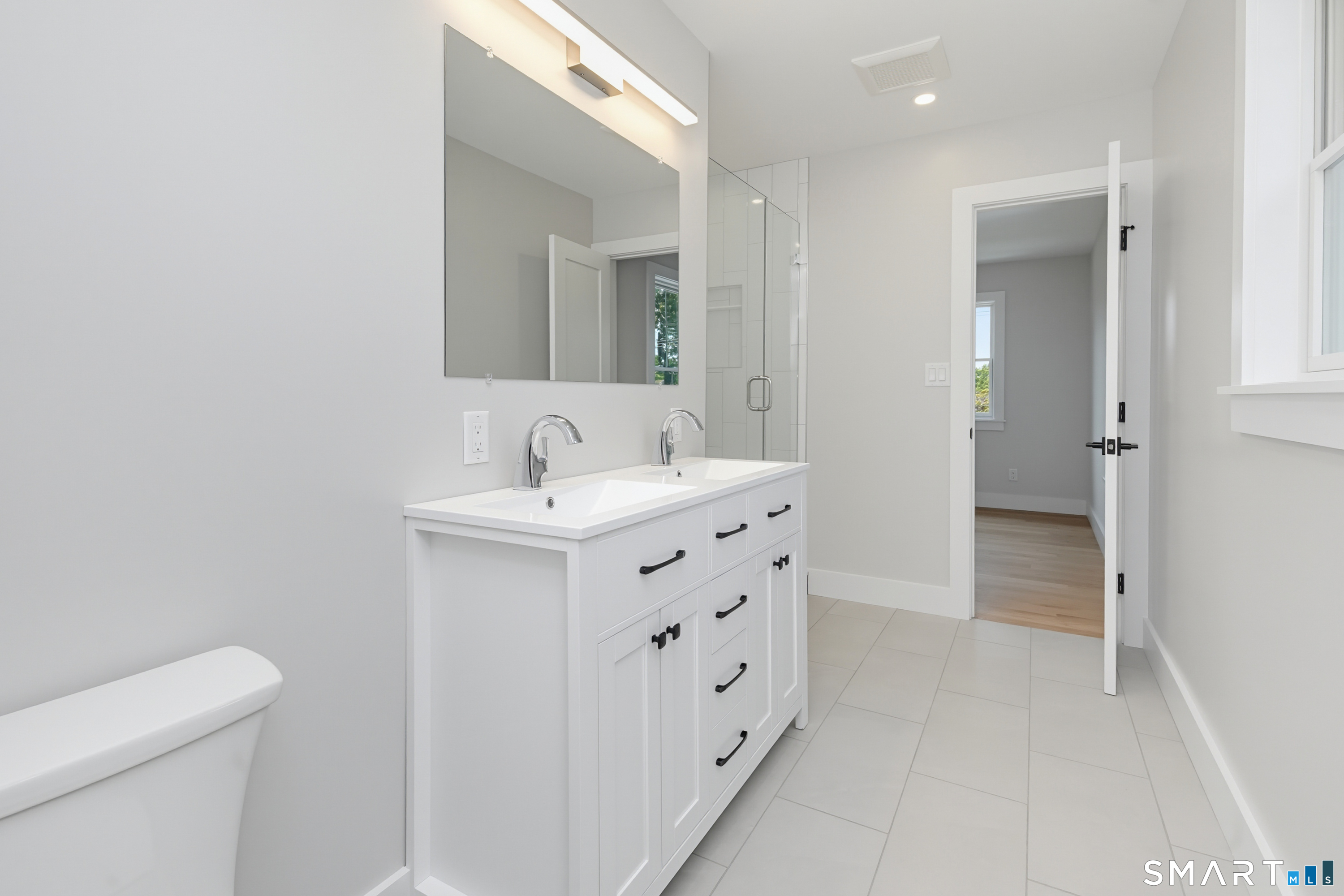 519 Newfield Avenue Property Photo 30