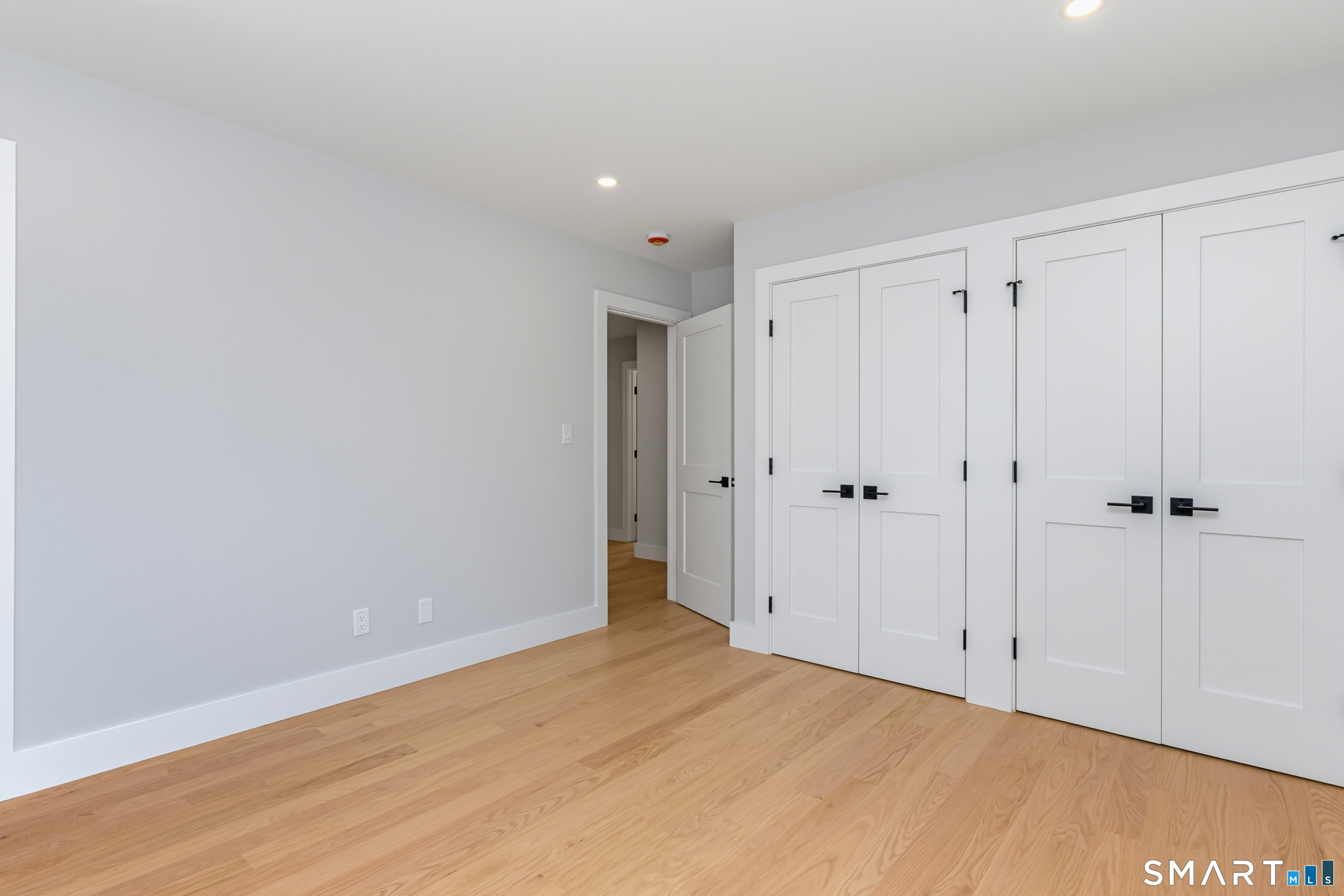 519 Newfield Avenue Property Photo 31