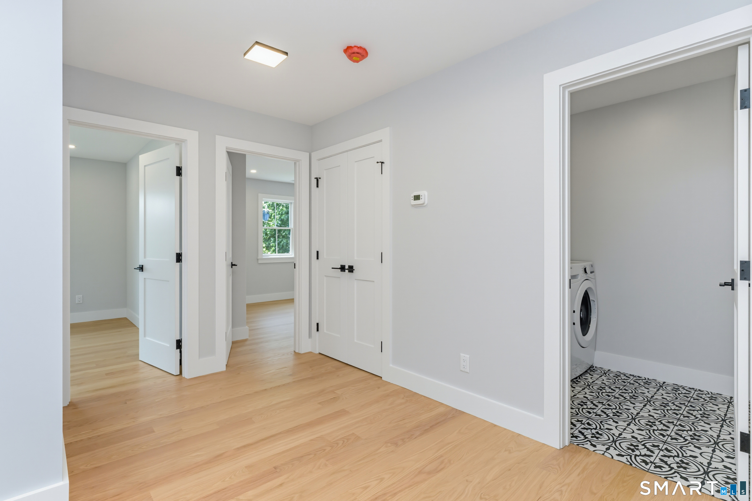519 Newfield Avenue Property Photo 35