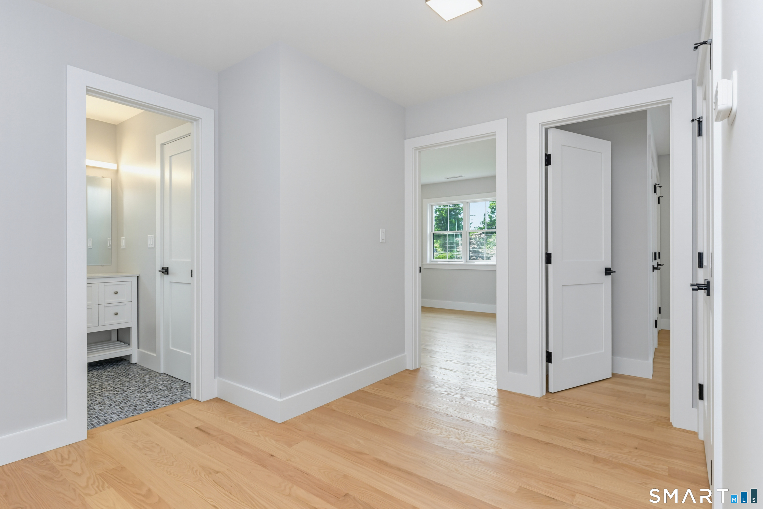 519 Newfield Avenue Property Photo 36