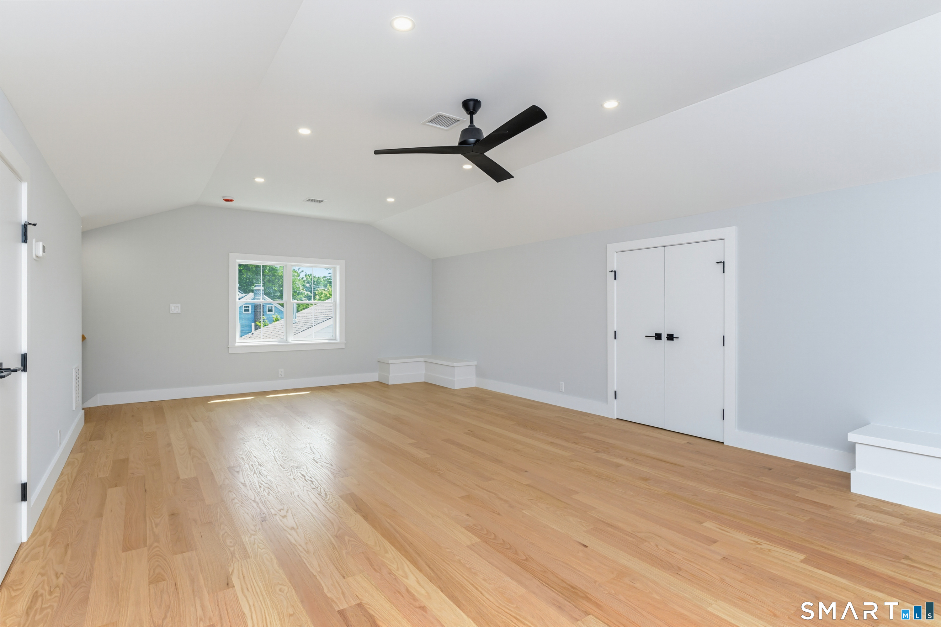 519 Newfield Avenue Property Photo 39