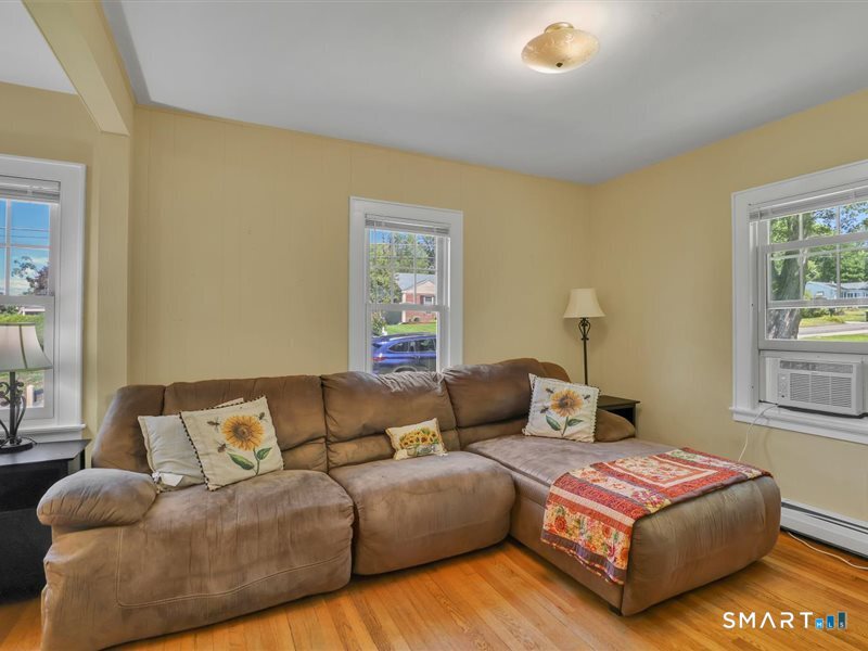 510 Charles Street Property Photo 6
