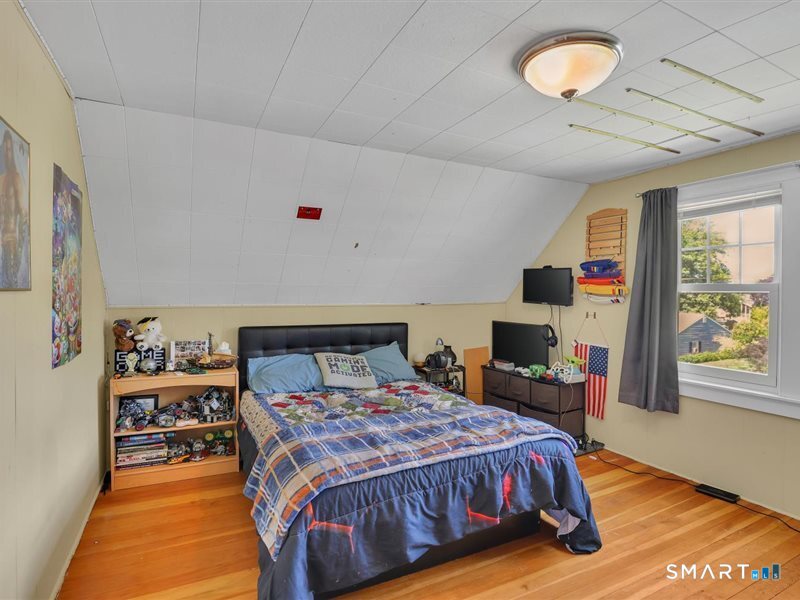 510 Charles Street Property Photo 18