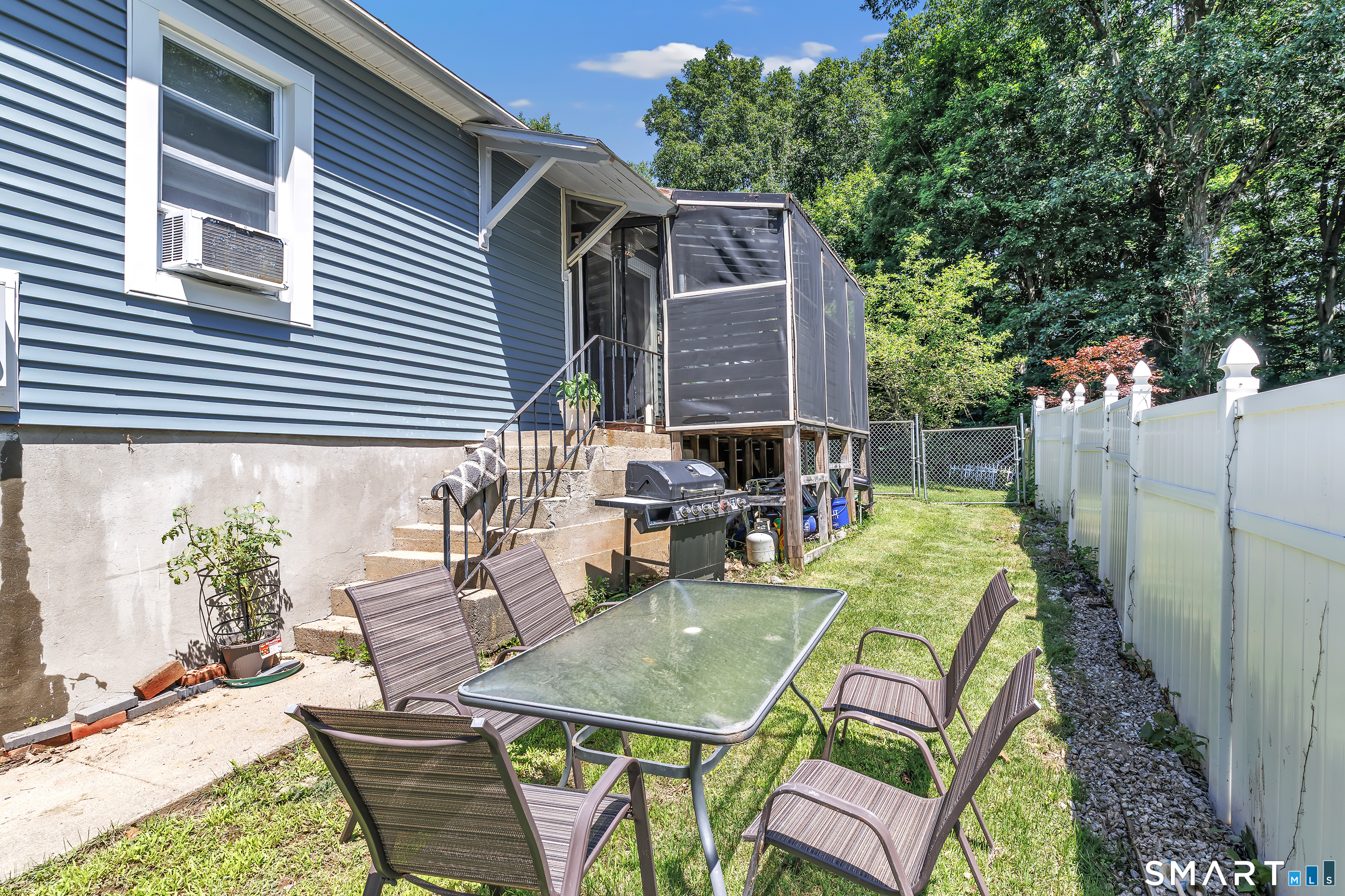 180 Capitol Avenue Property Photo 9