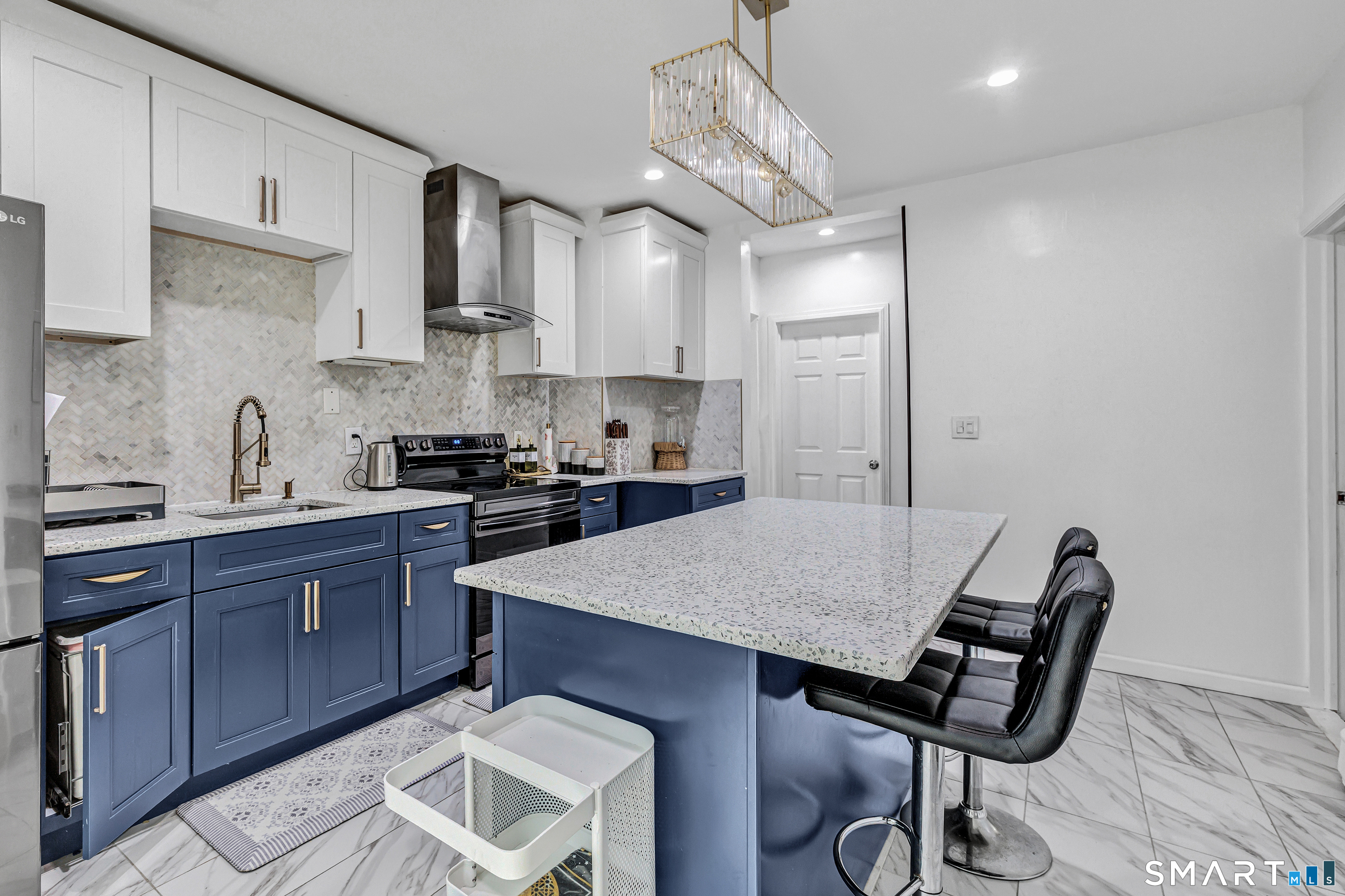 180 Capitol Avenue Property Photo 16