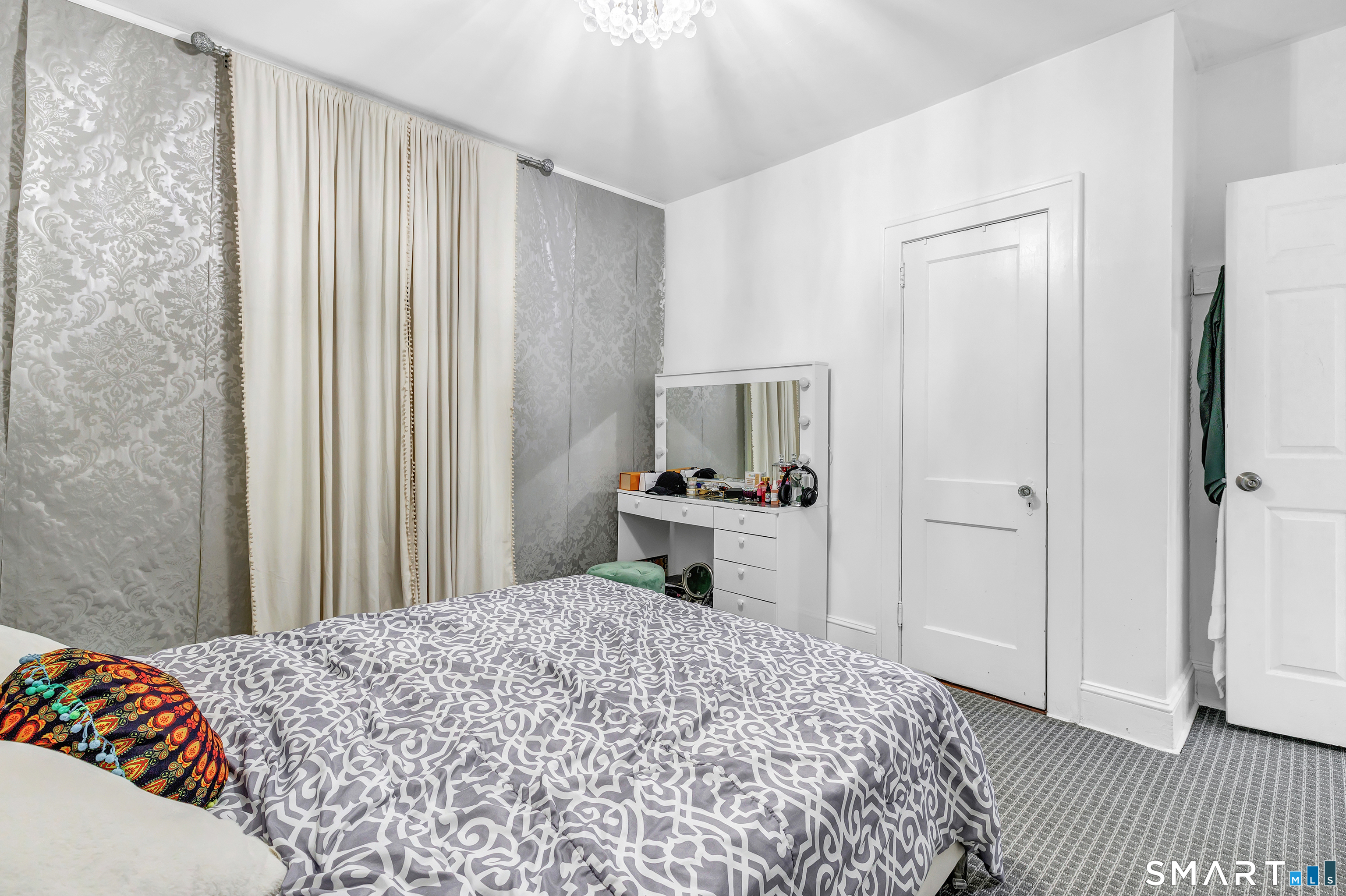 180 Capitol Avenue Property Photo 23