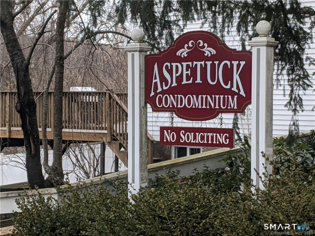 142 Aspetuck 142 Village Property Photo 1