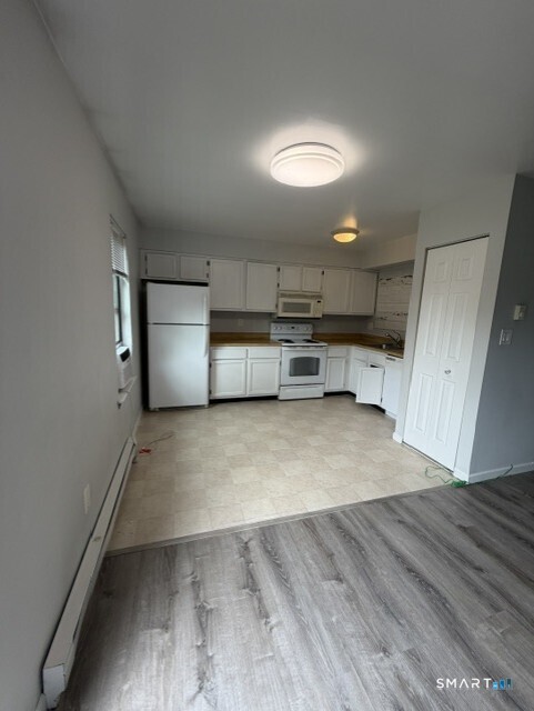 142 Aspetuck 142 Village Property Photo 5