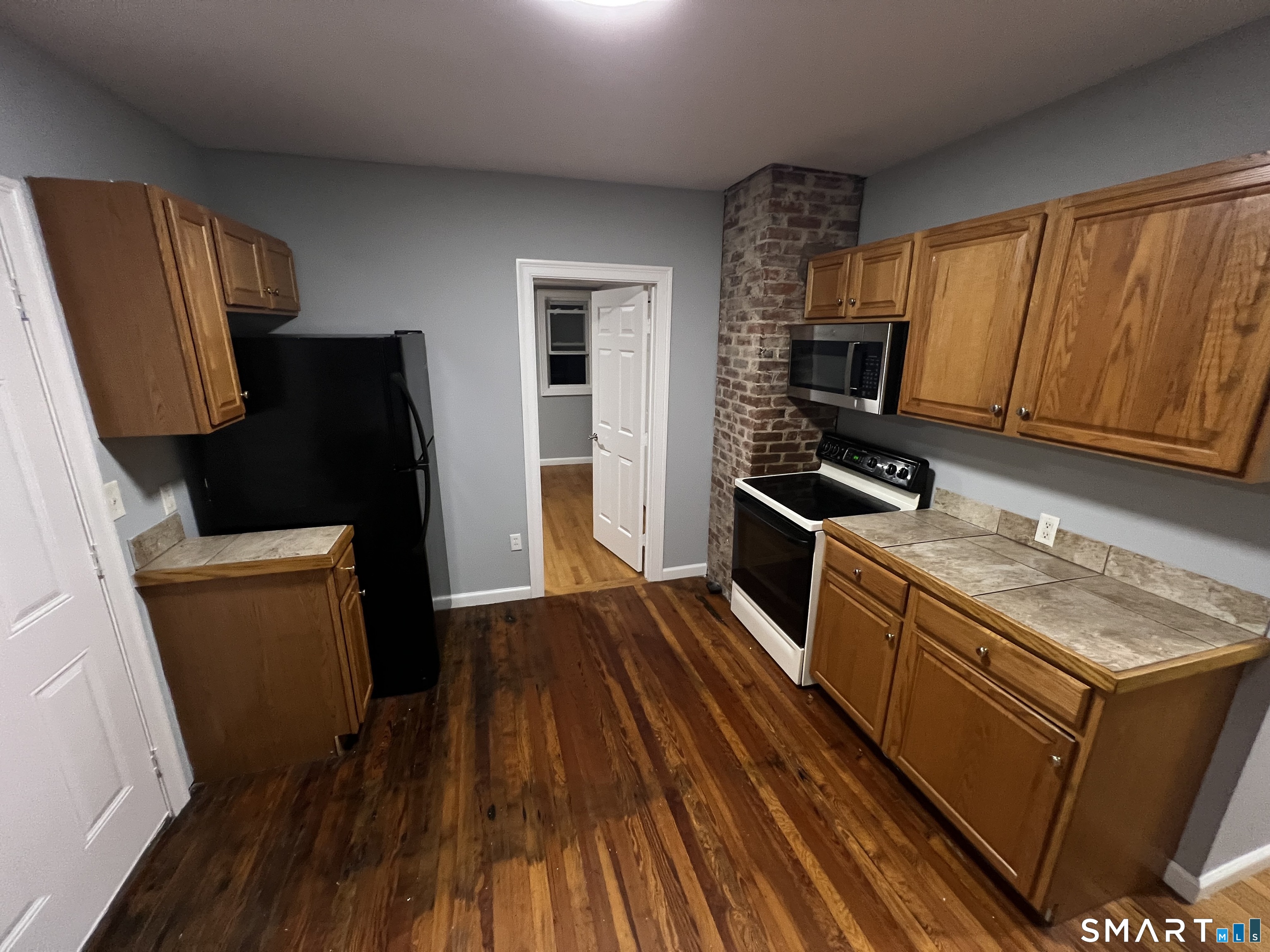 39 Lander 2nd Floor Street Property Photo 6