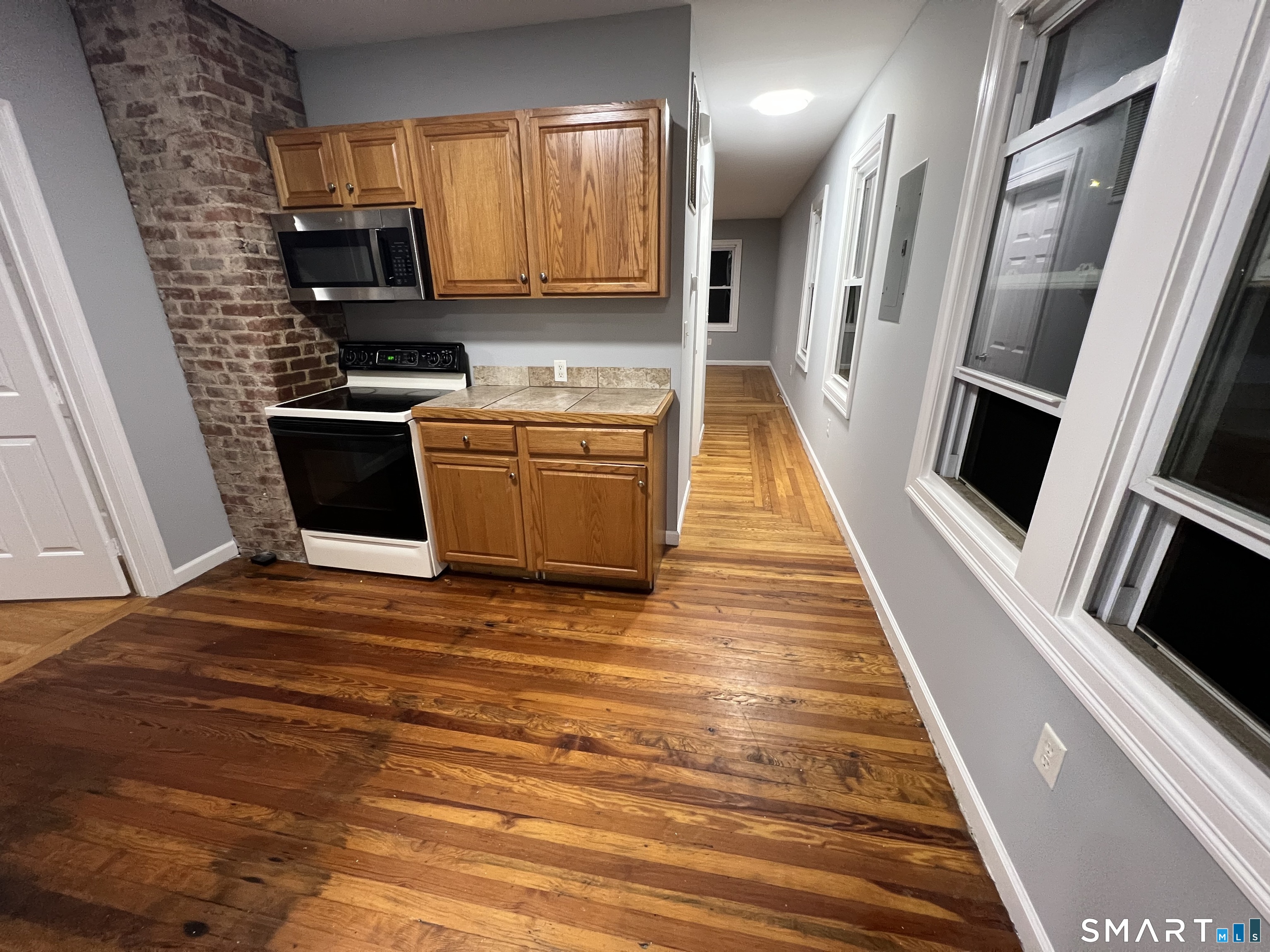 39 Lander 2nd Floor Street Property Photo 7