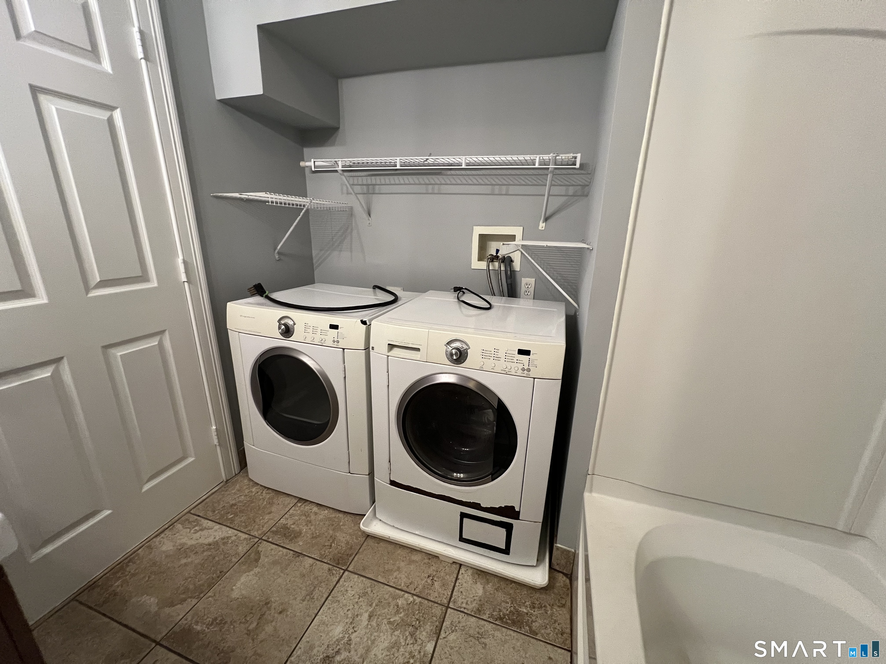39 Lander 2nd Floor Street Property Photo 19