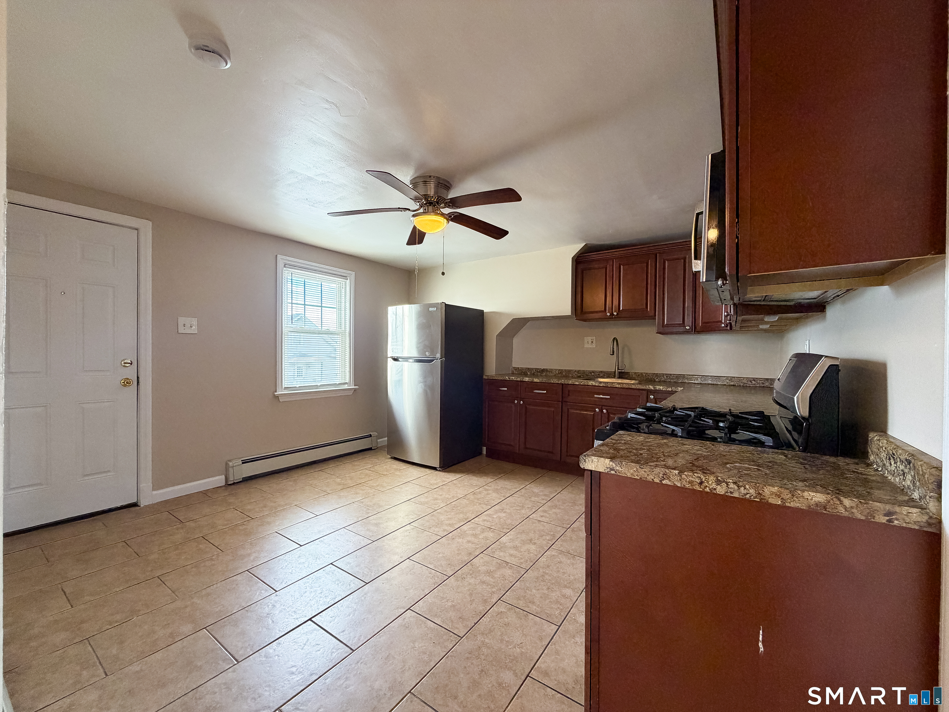 317 Lincoln Avenue Property Photo 3