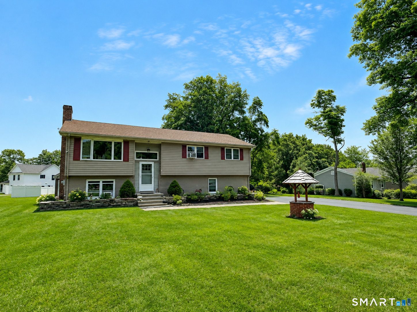 54 Midwood Farm Road Property Photo 2